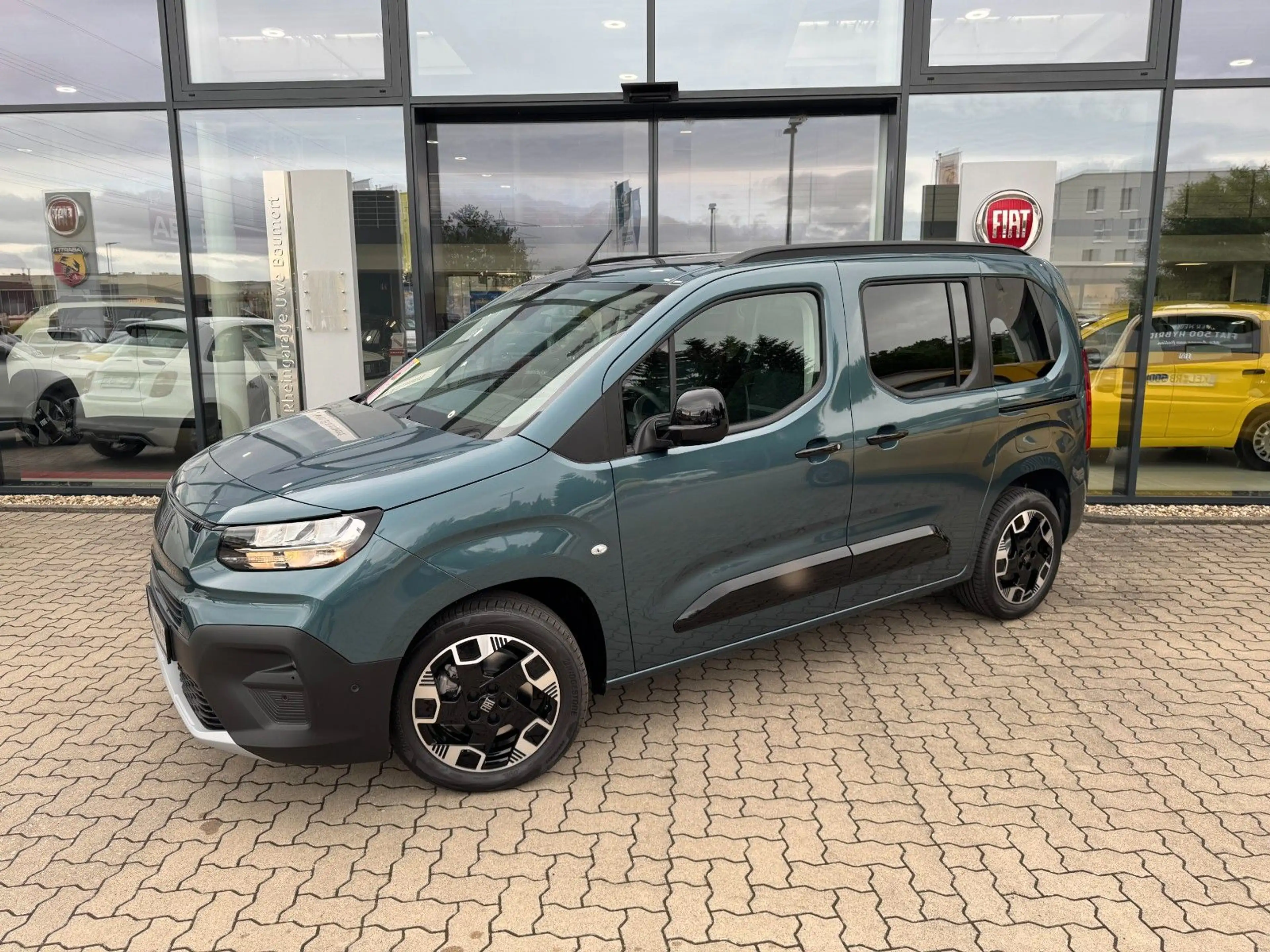 Fiat Qubo L Doblo LaPrima 5-Sitzer 1.5 131 Automatik