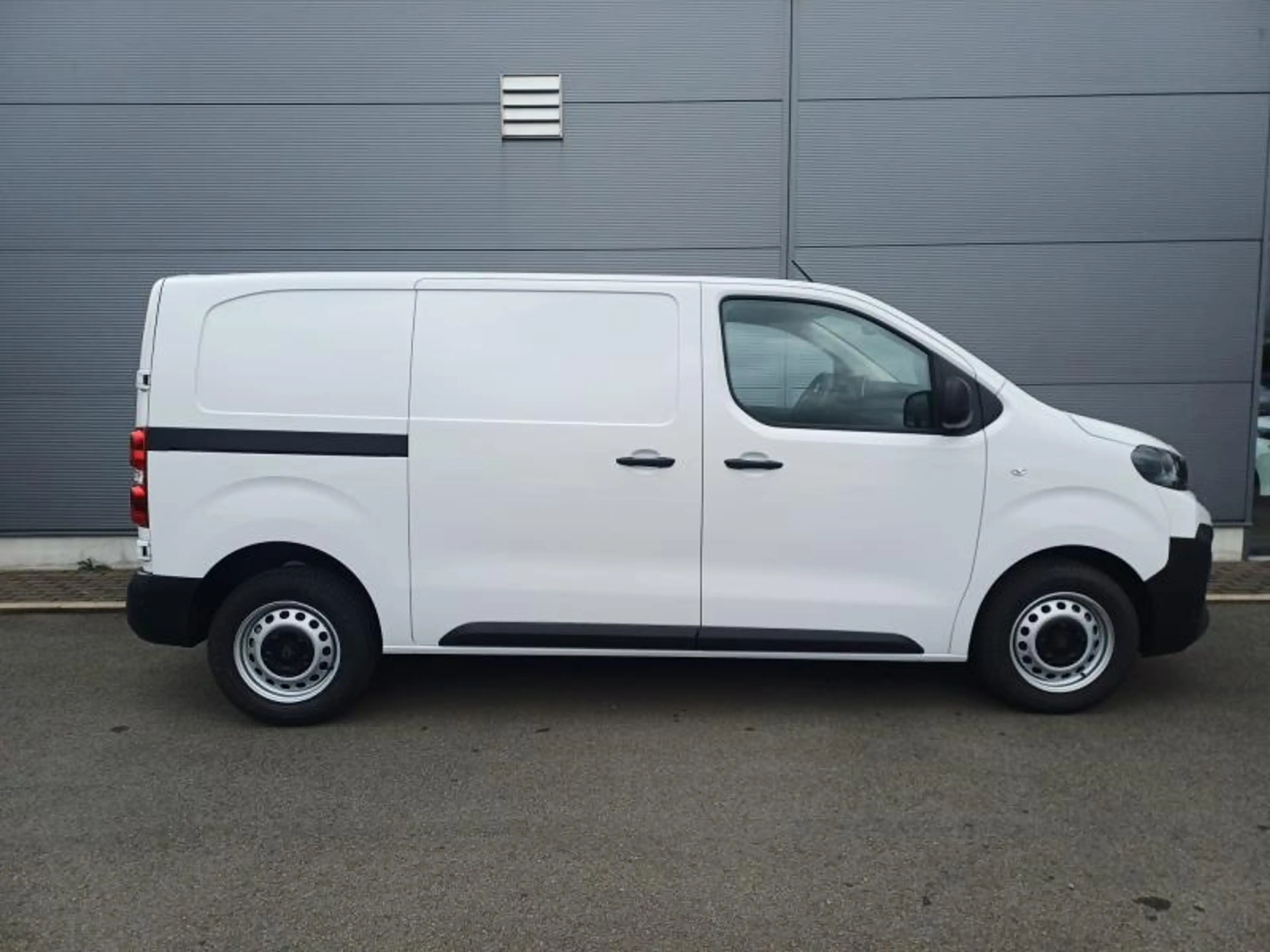 Peugeot Expert Standard 2.0 BlueHDi 145 MAN.6 — photo 3