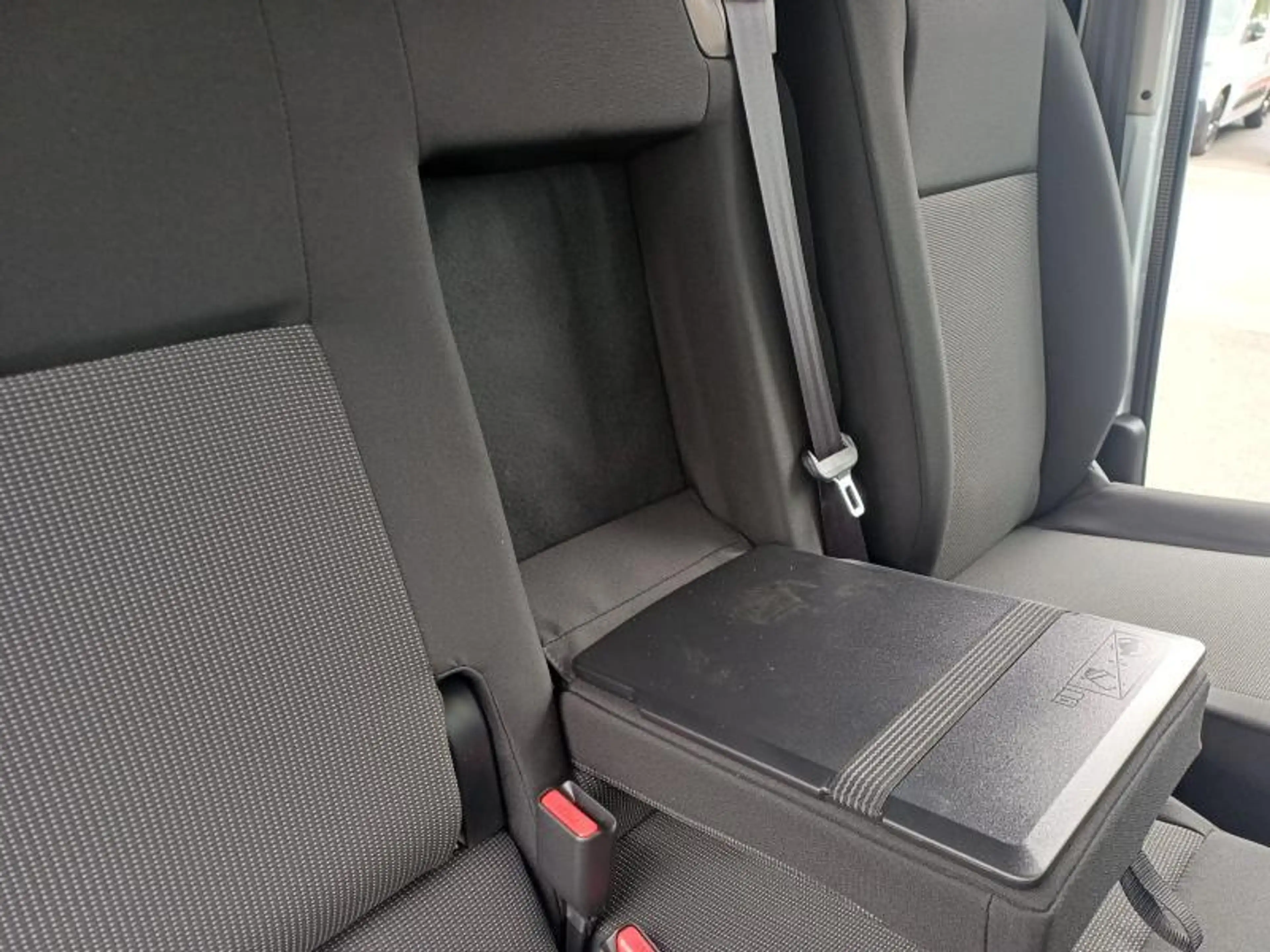 Peugeot Expert Standard 2.0 BlueHDi 145 MAN.6 — photo 7