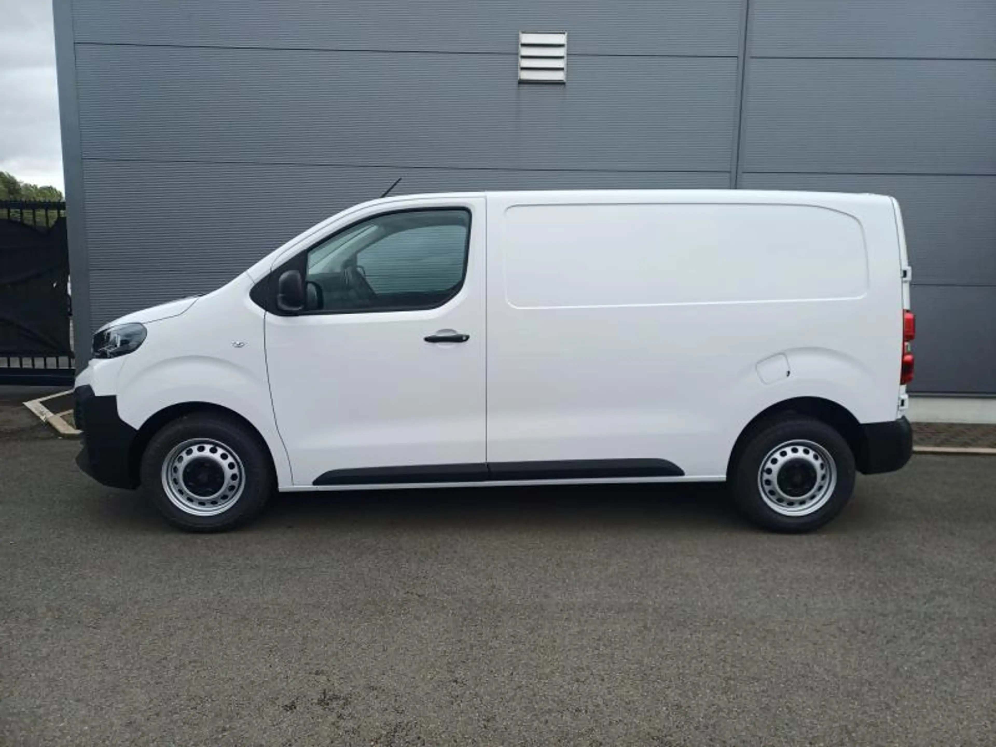 Peugeot Expert Standard 2.0 BlueHDi 145 MAN.6 — photo 5