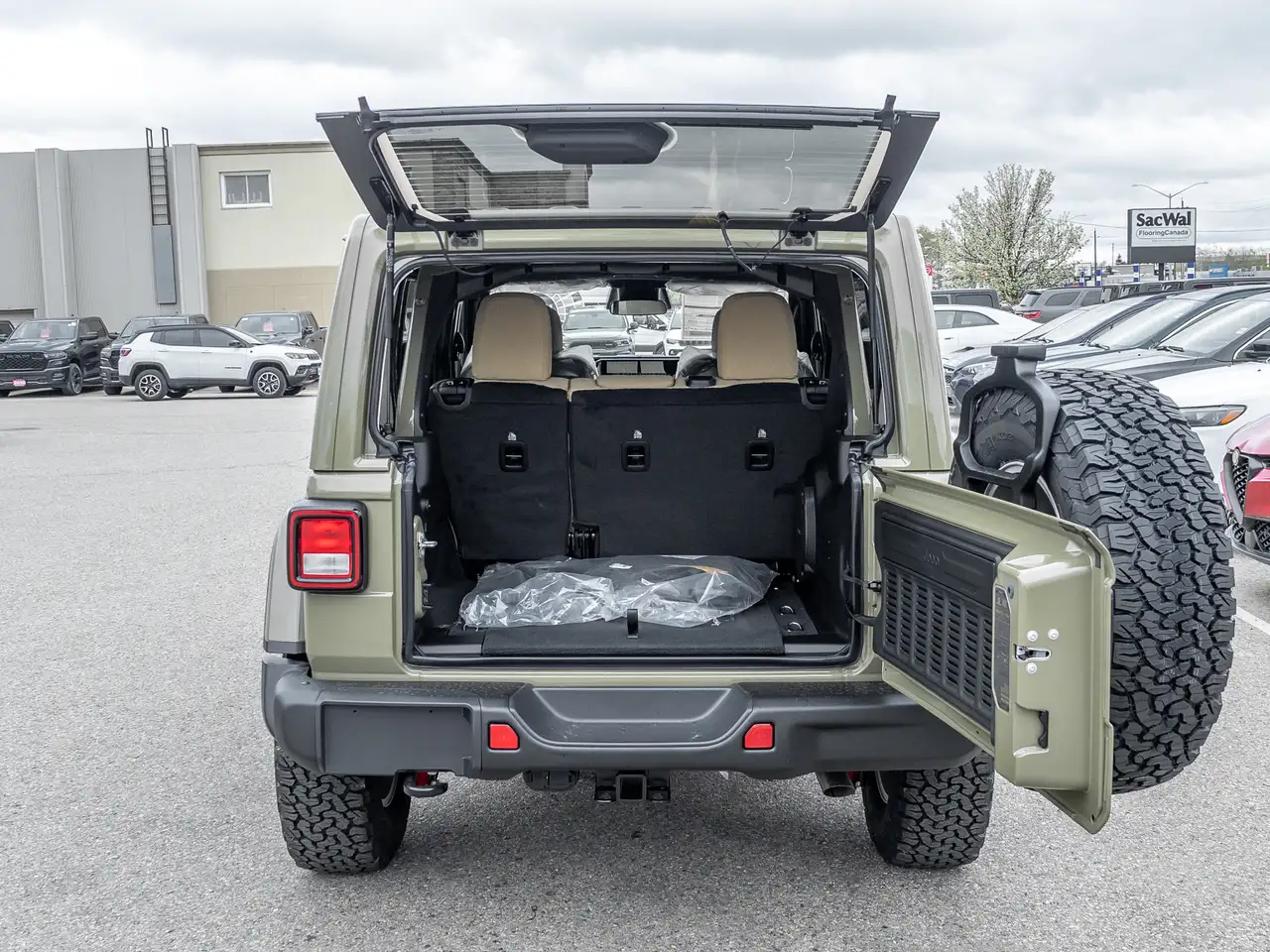 Jeep Wrangler снимка Jeep Wrangler
