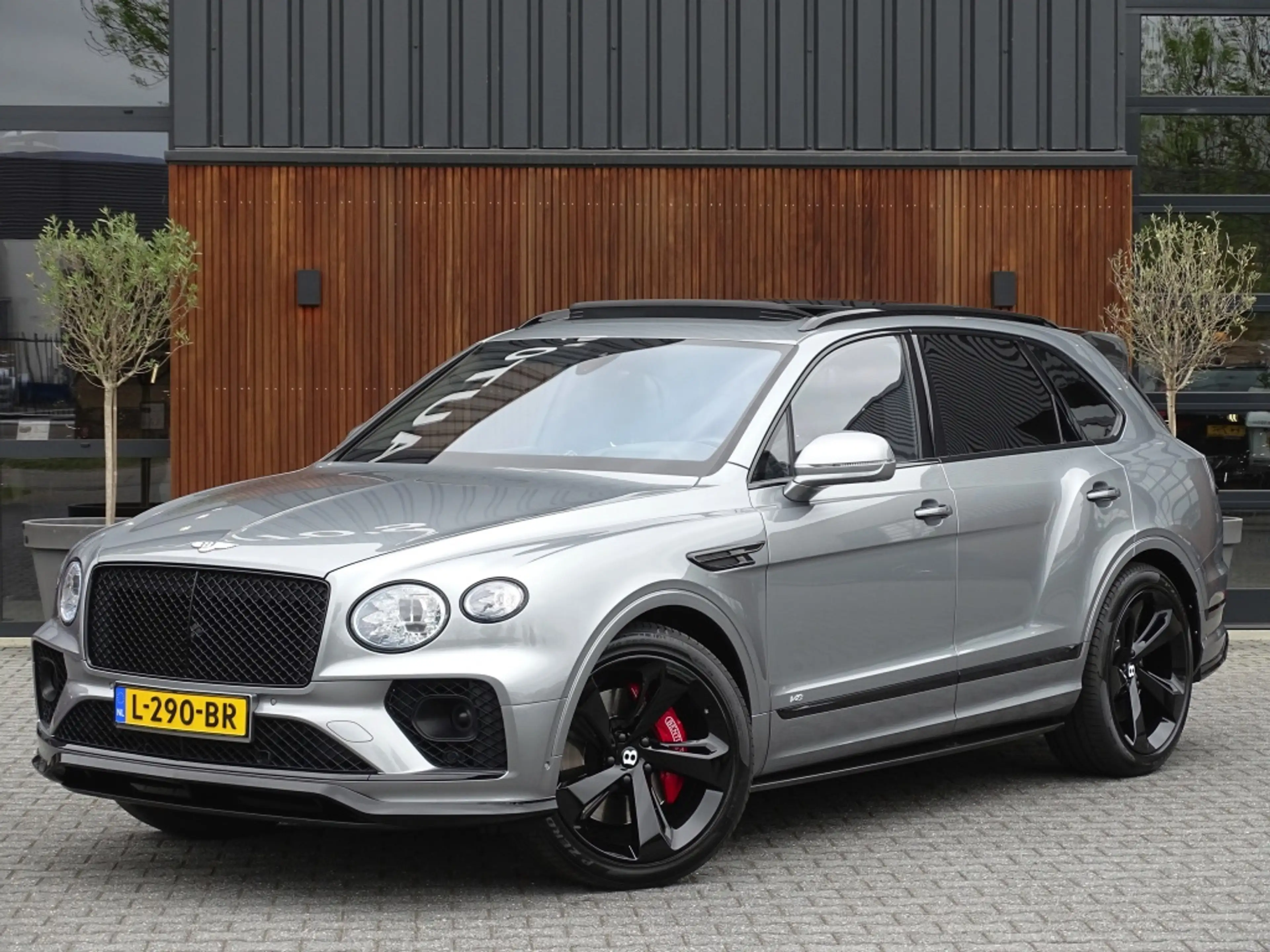Bentley Bentayga 4.0 V8 550PK TwinTurbo / NAIM / diamanten / carbon — photo 8