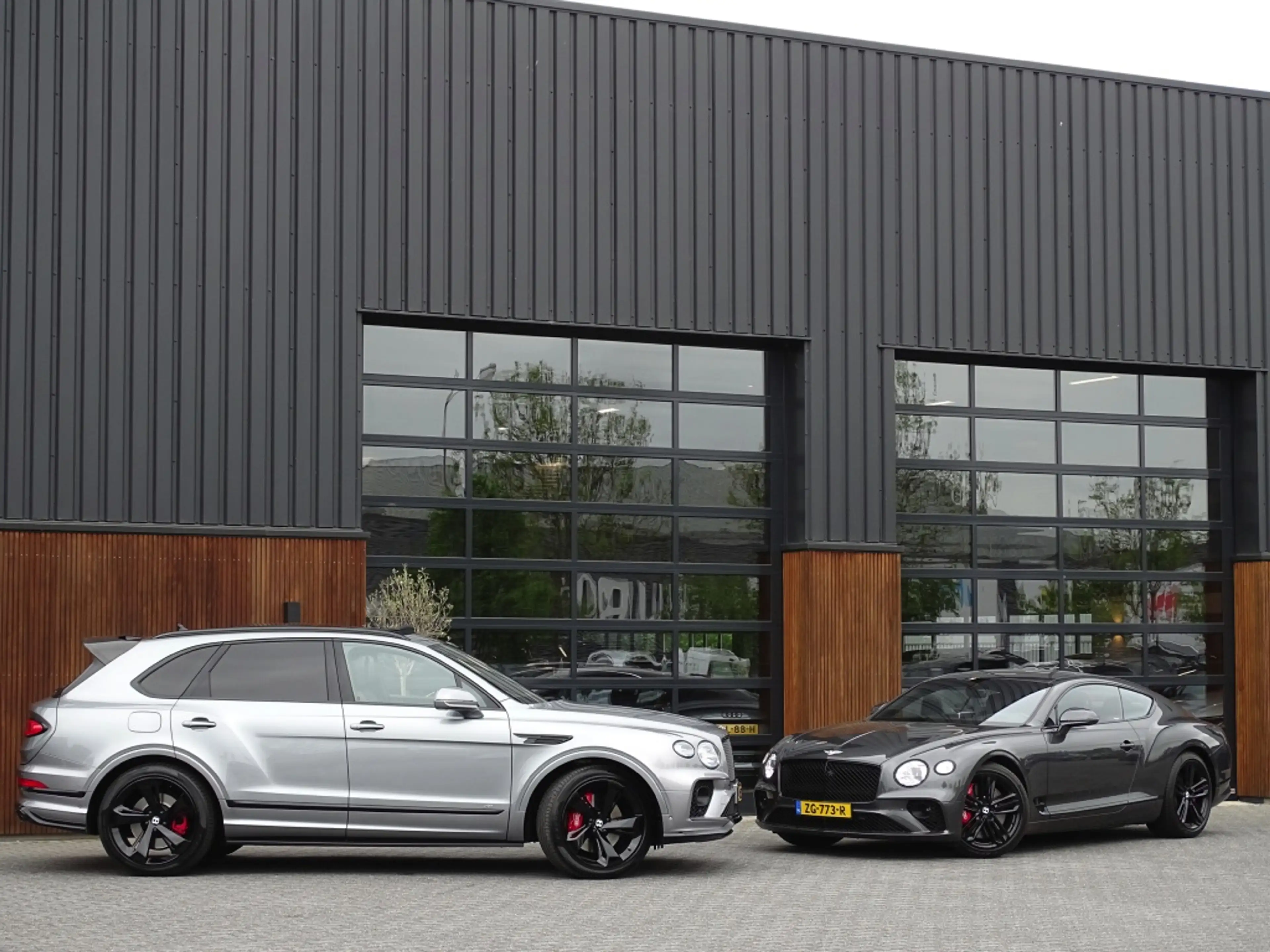 Bentley Bentayga 4.0 V8 550PK TwinTurbo / NAIM / diamanten / carbon — photo 10