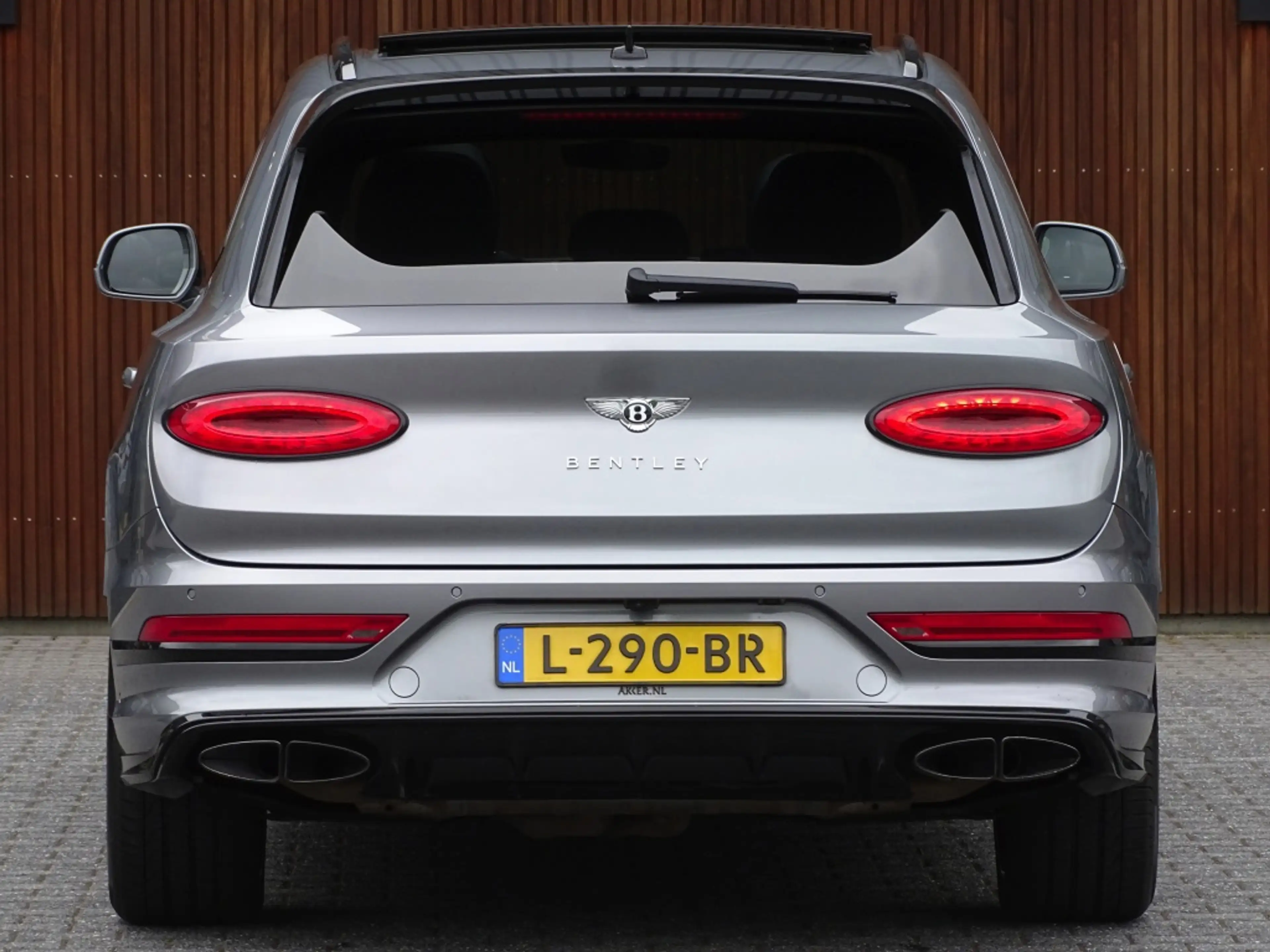 Bentley Bentayga 4.0 V8 550PK TwinTurbo / NAIM / diamanten / carbon — photo 11