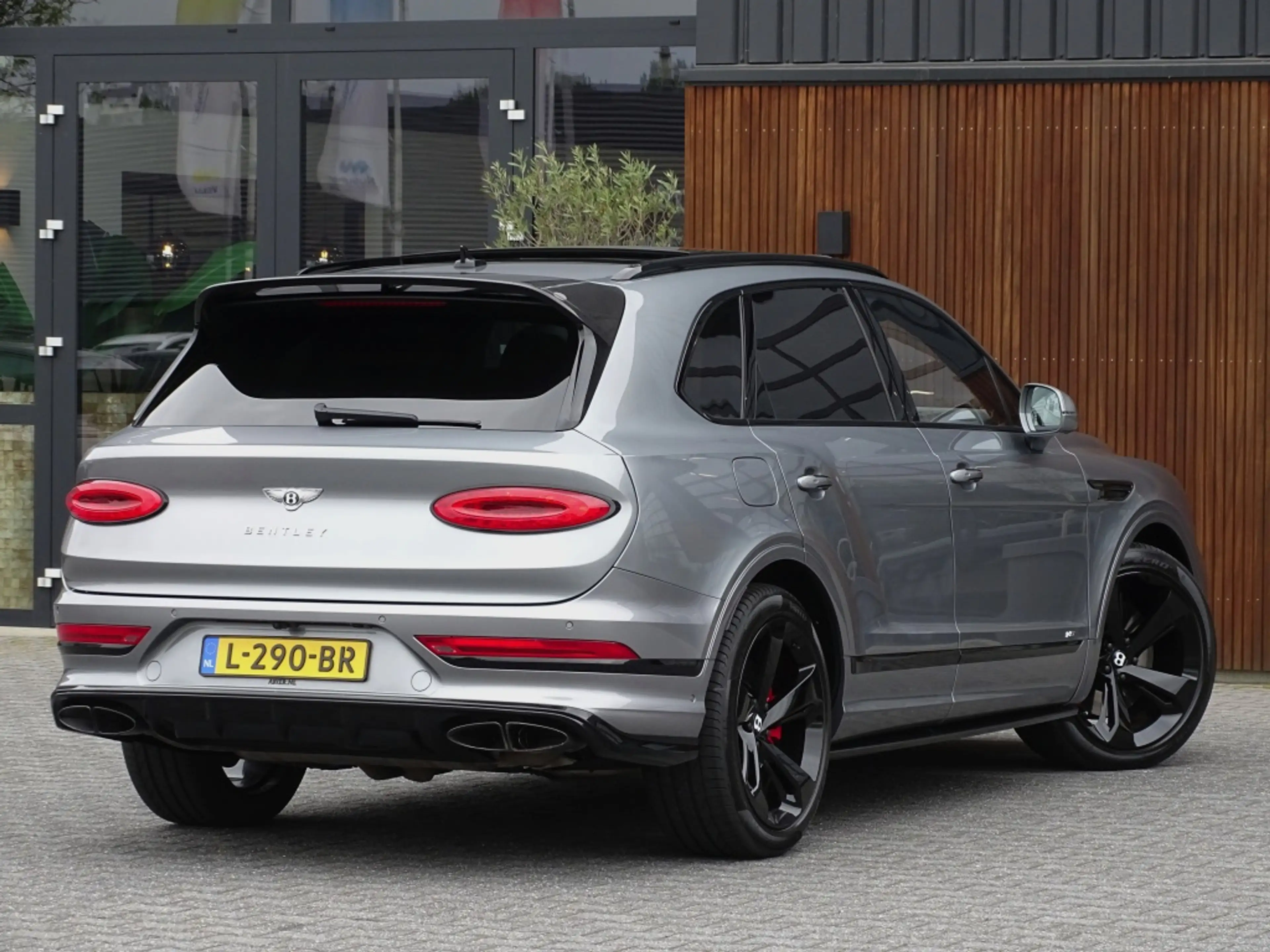 Bentley Bentayga 4.0 V8 550PK TwinTurbo / NAIM / diamanten / carbon — photo 7