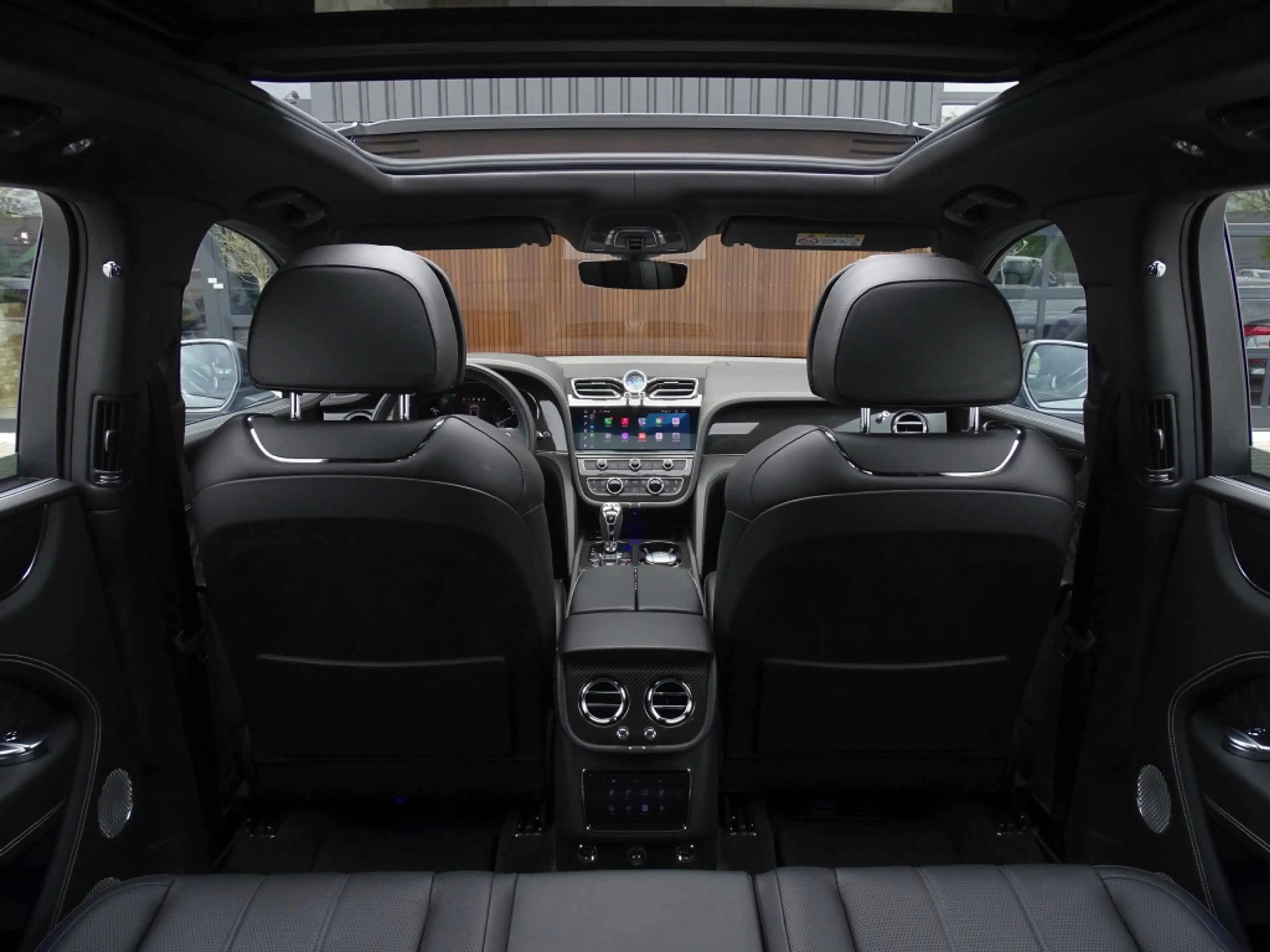 Bentley Bentayga 4.0 V8 550PK TwinTurbo / NAIM / diamanten / carbon — photo 14