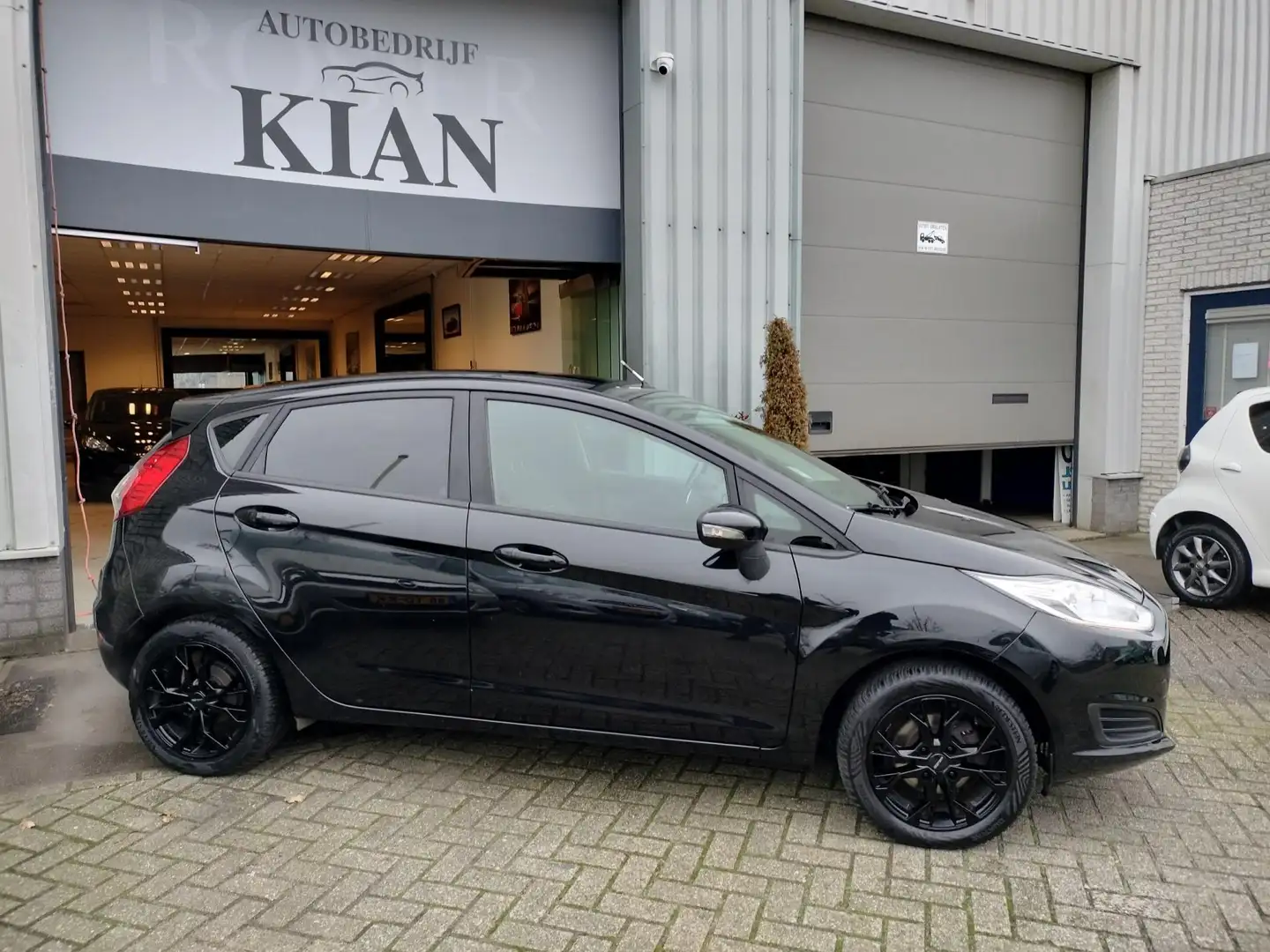 Ford Fiesta 1.0 Style Schwarz - 2