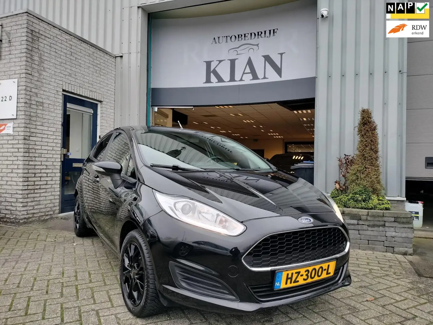 Ford Fiesta 1.0 Style Schwarz - 1
