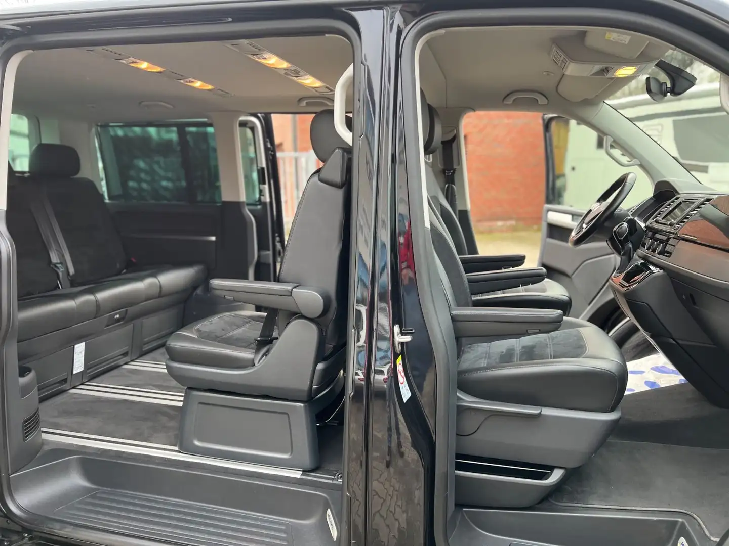 Volkswagen T6 Multivan Comfortline Leder/Alcant Mwst! 2xTür Zwart - 2