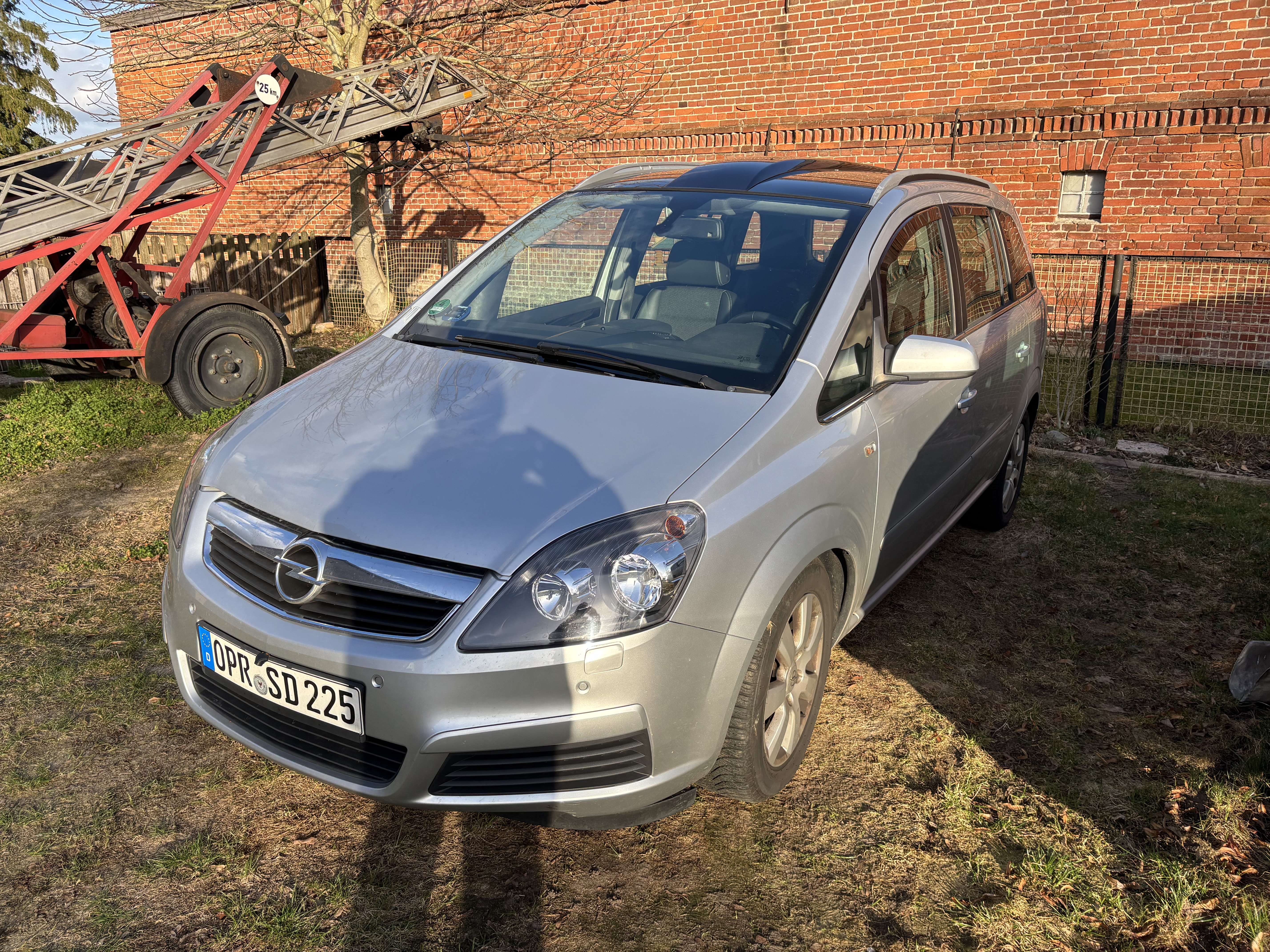 Second hand Opel Zafira 2.2