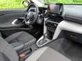 Toyota Yaris Cross 1.5 Hybrid Automaat Comfort | APPLE CARPLAY / ANDR Rood - thumbnail 3
