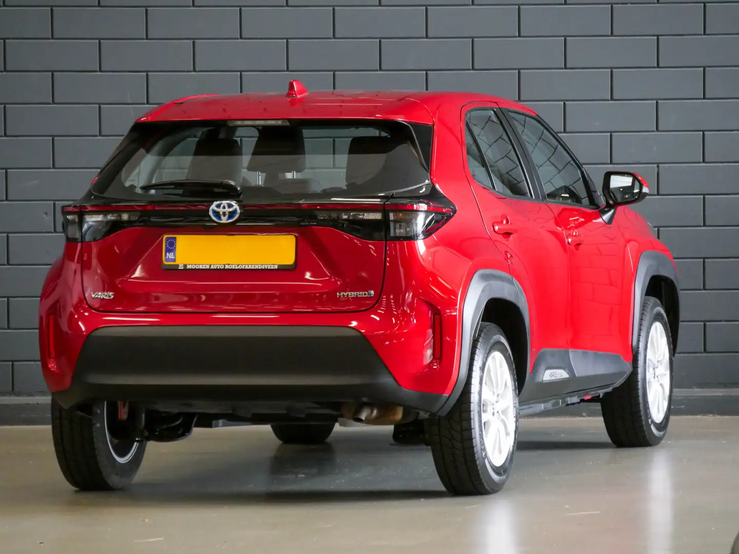 Toyota Yaris Cross 1.5 Hybrid Automaat Comfort | APPLE CARPLAY / ANDR Rood - 2