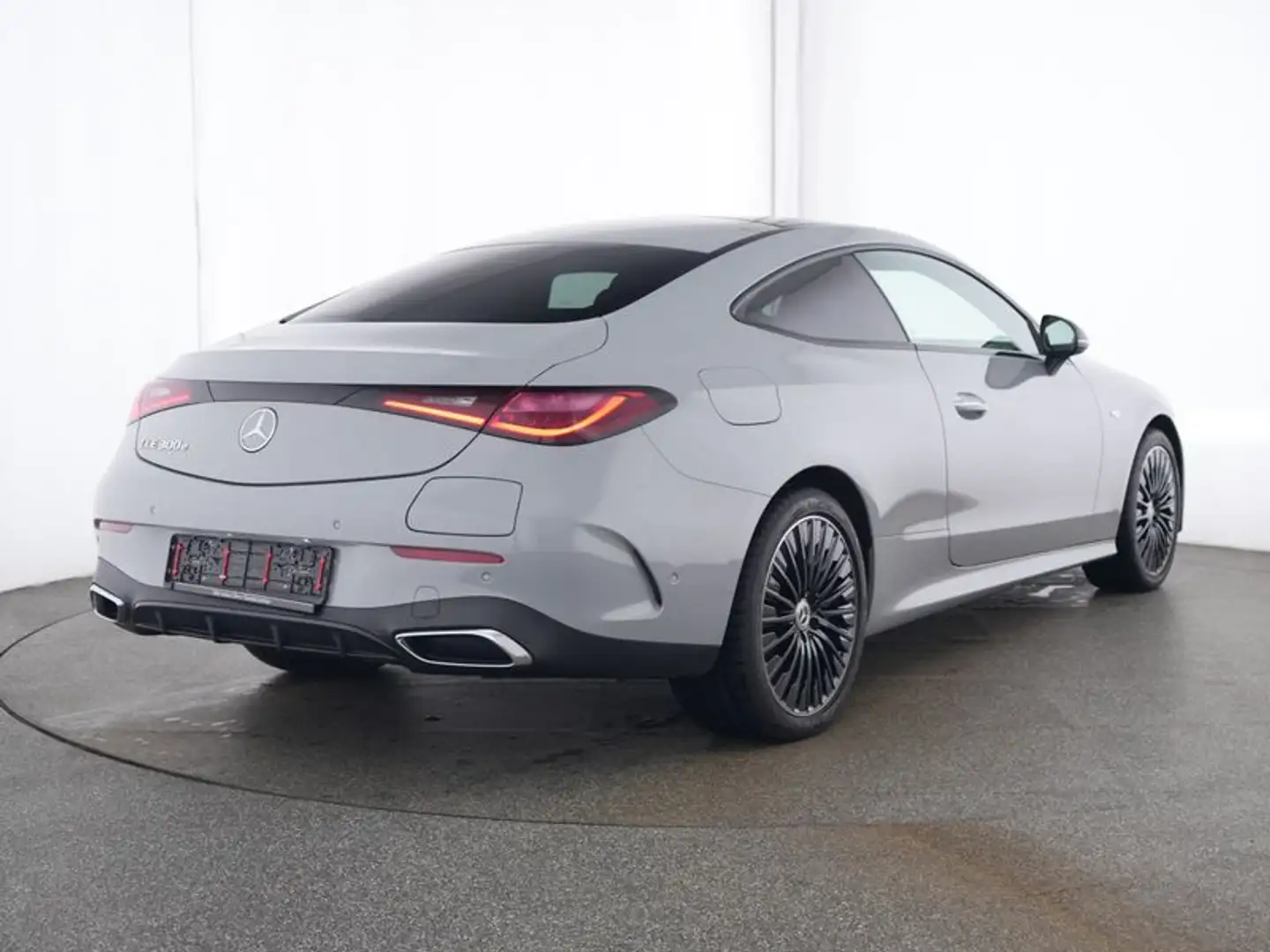 Mercedes-Benz CLE 300 Coupé e AMG Plug-In Hybride AMG | Night Pakket | P Gris - 2