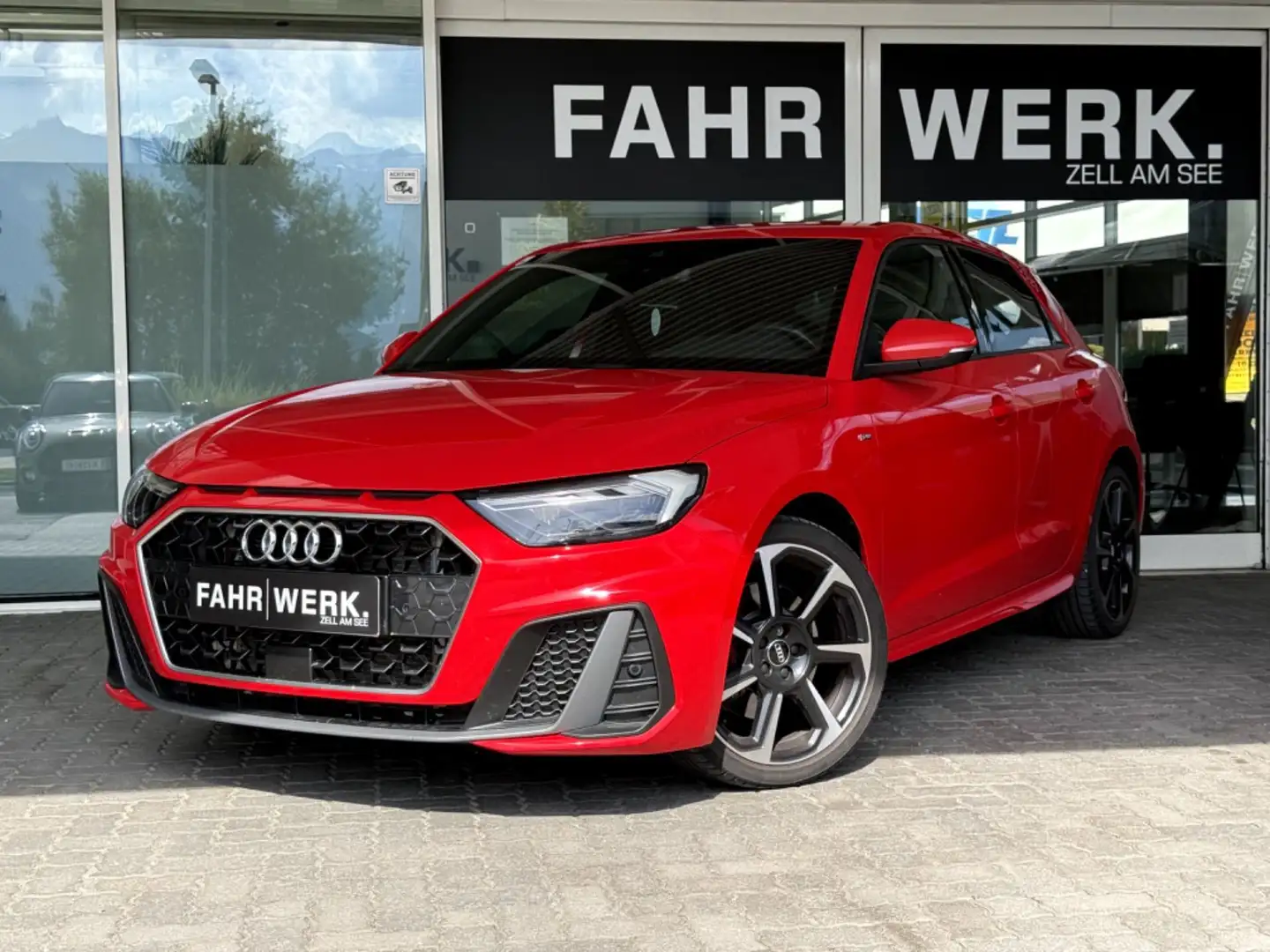 Audi A1 SB 30 TFSI S-line S-tronic Rot - 1
