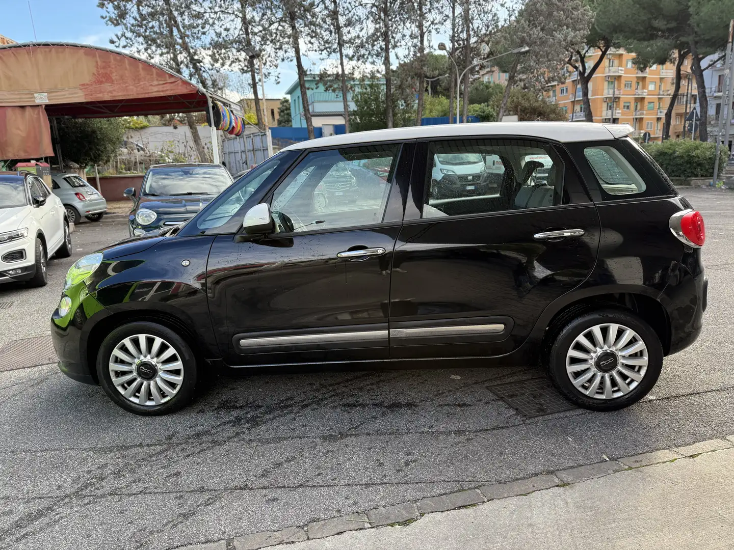 Fiat 500L 1.3 mjt Easy 85cv garazia 12 mesi Zwart - 2