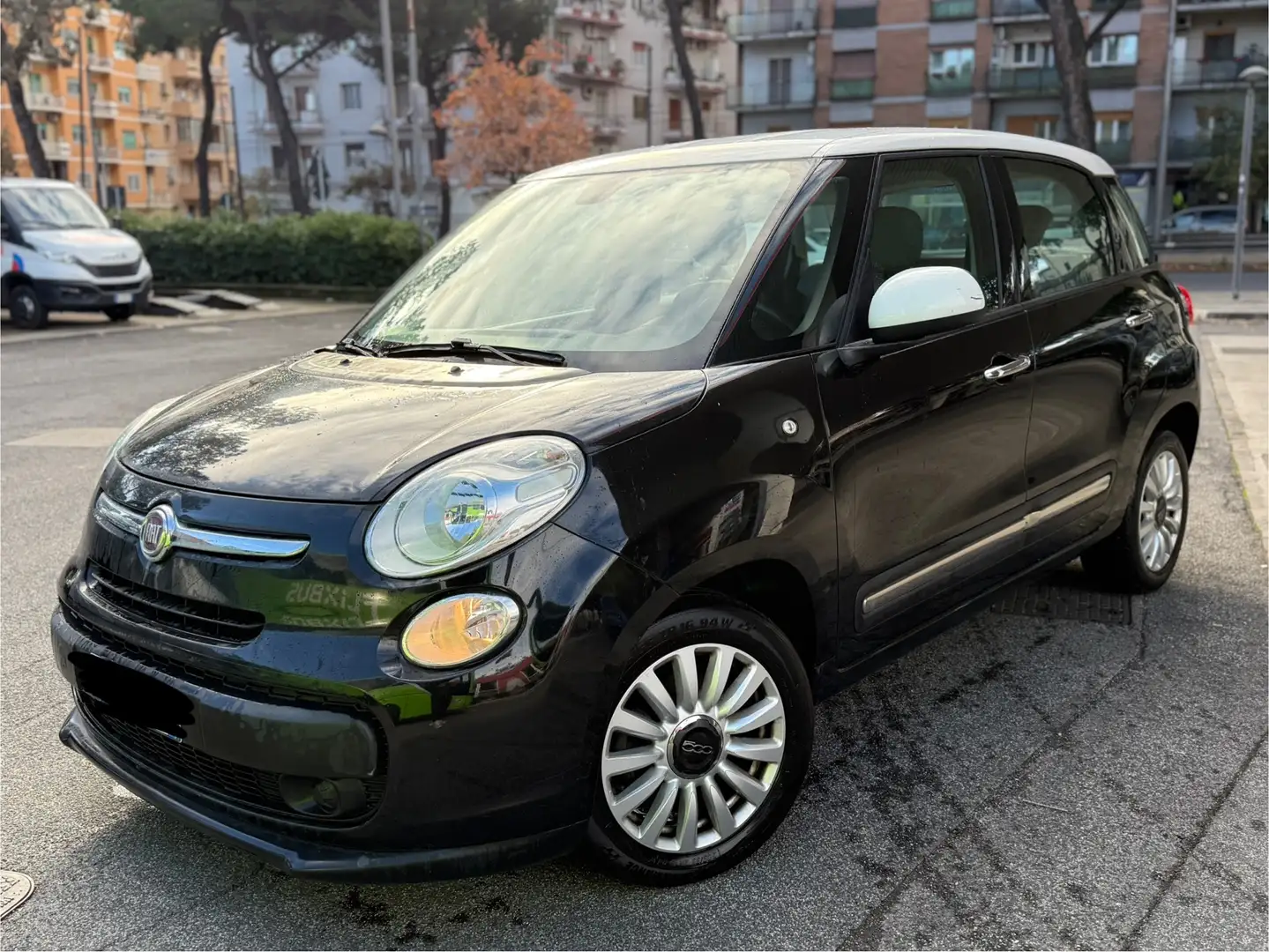 Fiat 500L 1.3 mjt Easy 85cv garazia 12 mesi Zwart - 1