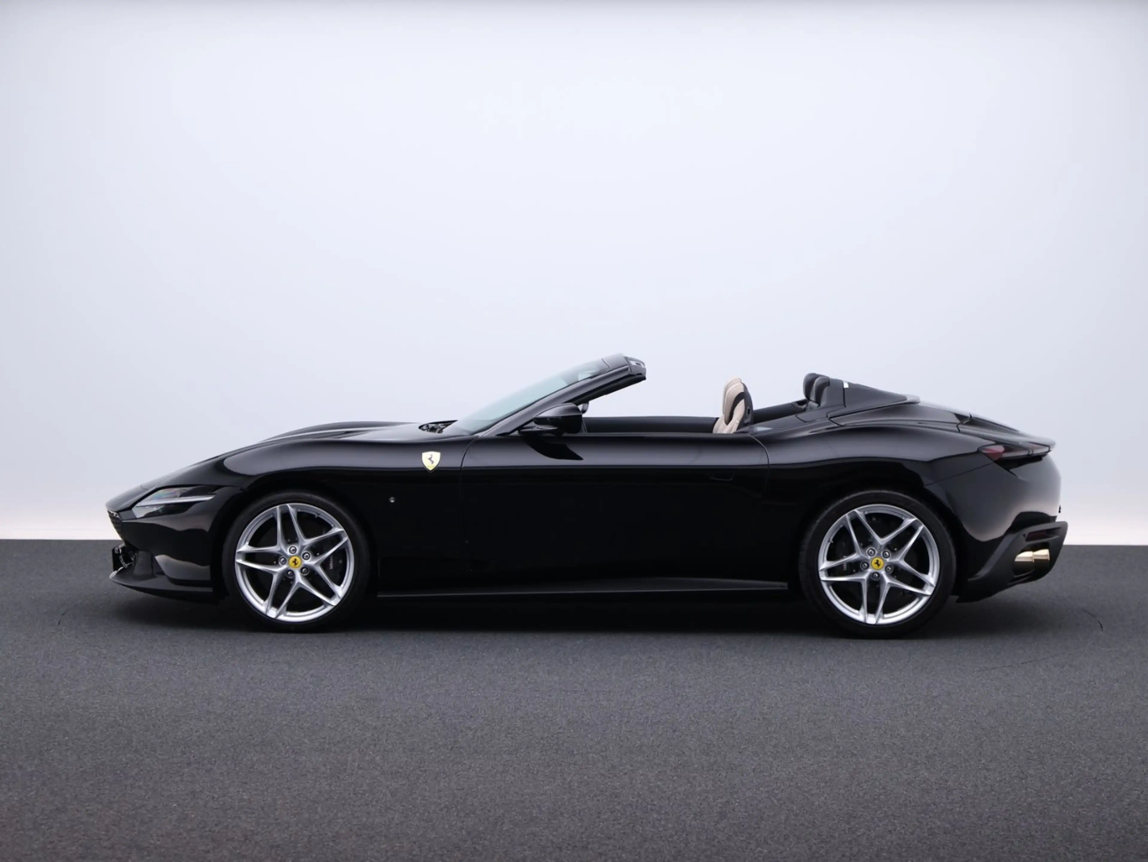 Ferrari Roma Spider   ***Ferrari Frankfurt*** — photo 9