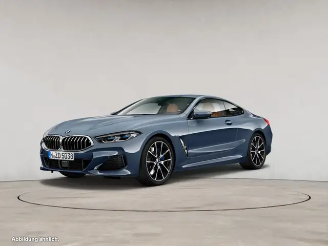 BMW 8 Series view 4