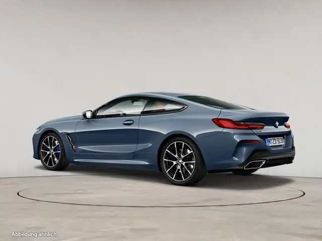BMW 8 Series view 9
