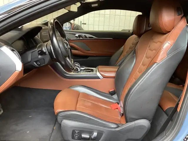 BMW 8 Series view 3
