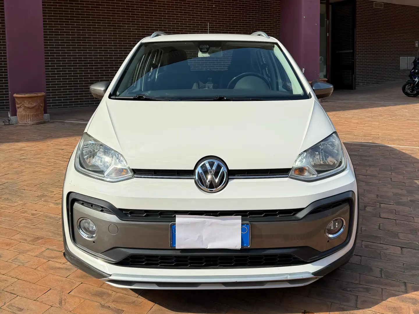 Volkswagen up! up! 5p 1.0 Cross 75cv Weiß - 2