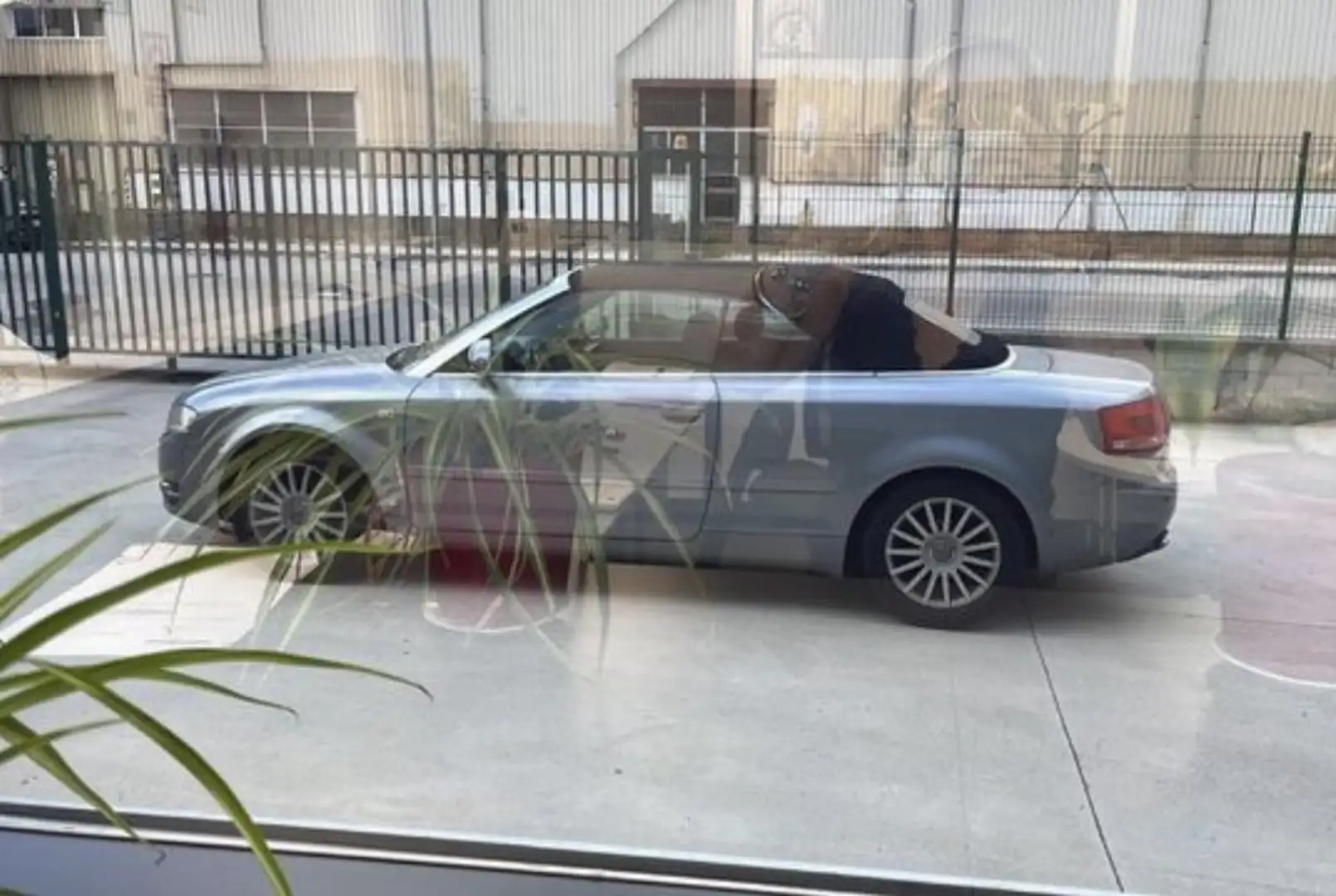 Audi Cabriolet Cabrio 2.0TDI Plateado - 2