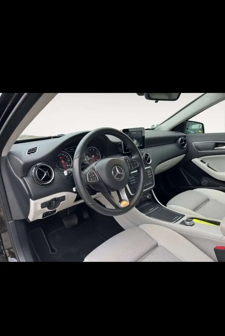 Mercedes-Benz A 160 7G-DCT Style - 2