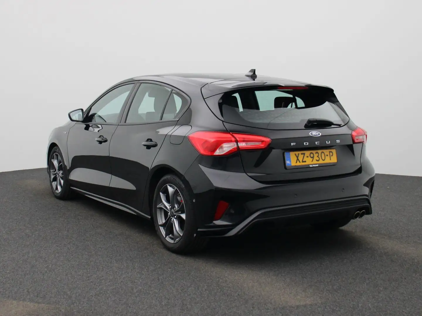Ford Focus 1.5 EcoBlue ST Line Business Zwart - 2
