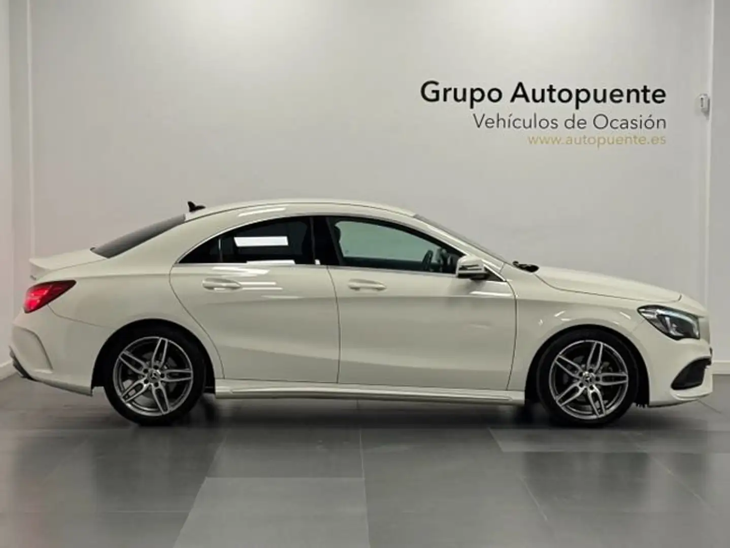 Mercedes-Benz CLA 200 AMG 200D Blanc - 2