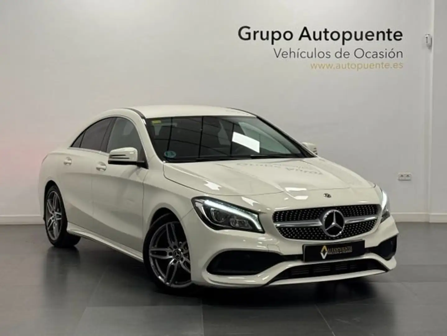 Mercedes-Benz CLA 200 AMG 200D Blanc - 1