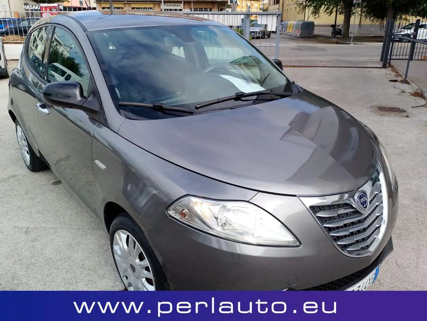 Lancia Ypsilon 1.2 69 CV 5 porte Gold Bronzo - 2