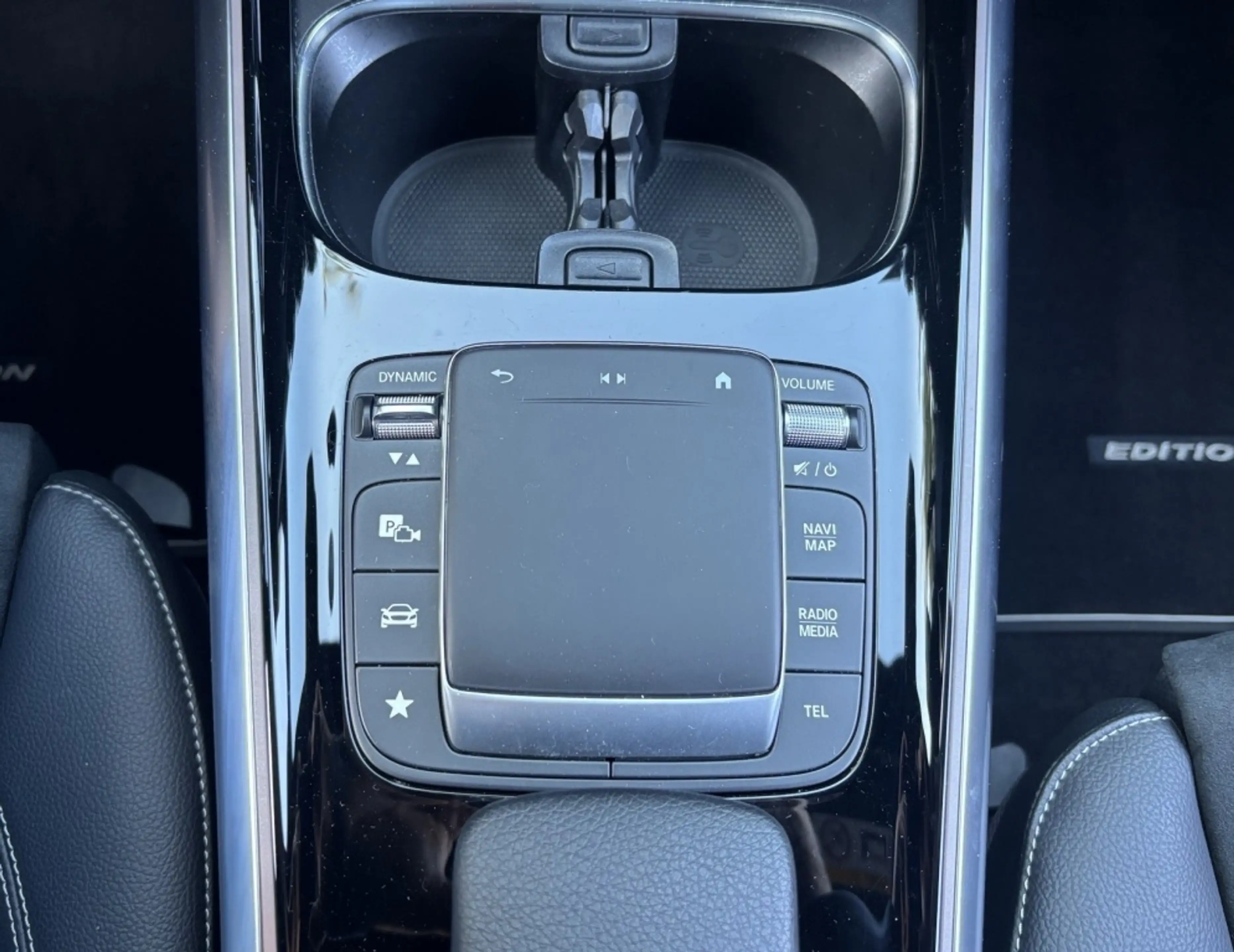 Mercedes-Benz B 250 250e AMG Line CAMERA / LED / DEALER O.H. — photo 24