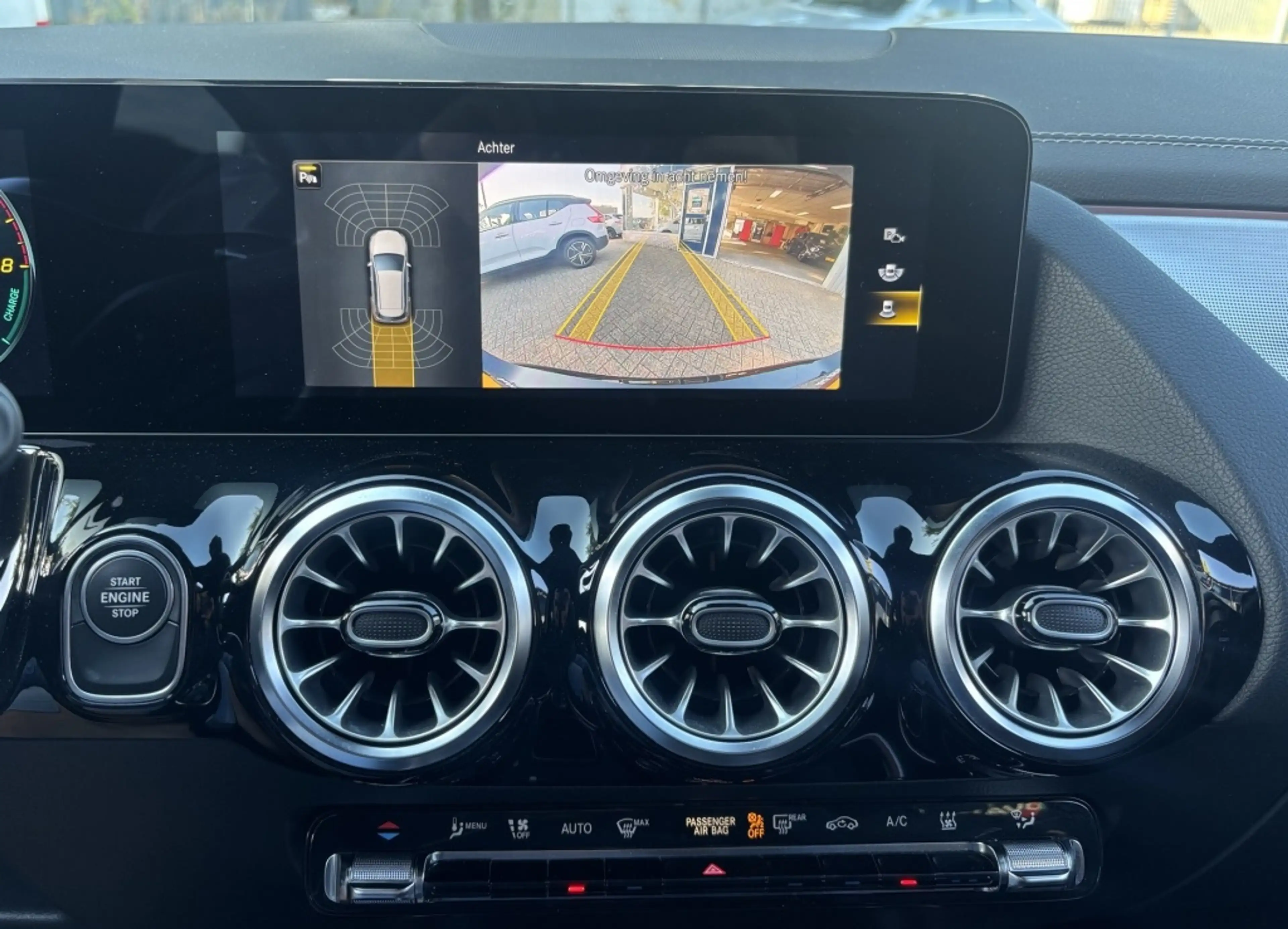 Mercedes-Benz B 250 250e AMG Line CAMERA / LED / DEALER O.H. — photo 16