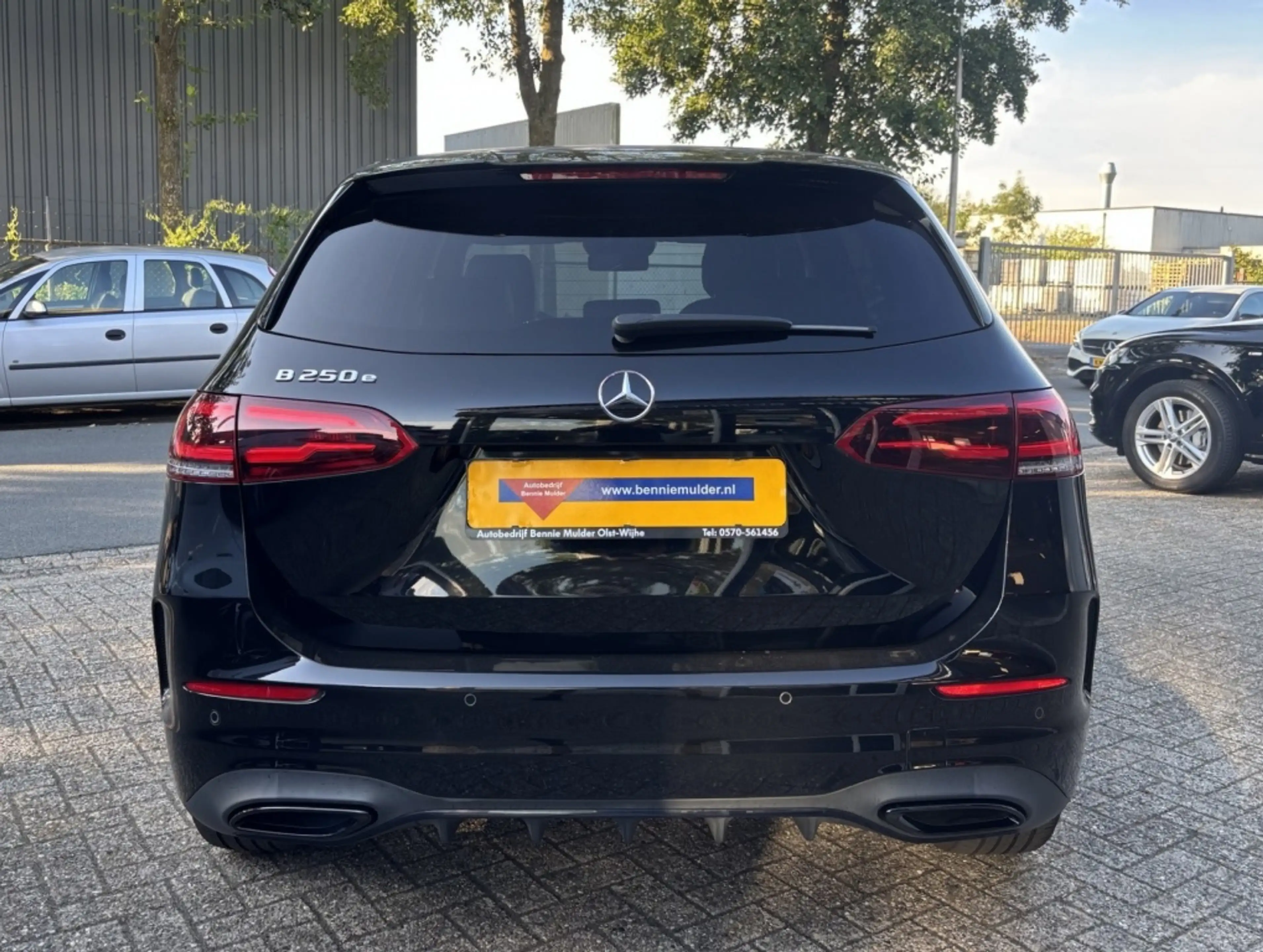 Mercedes-Benz B 250 250e AMG Line CAMERA / LED / DEALER O.H. — photo 5
