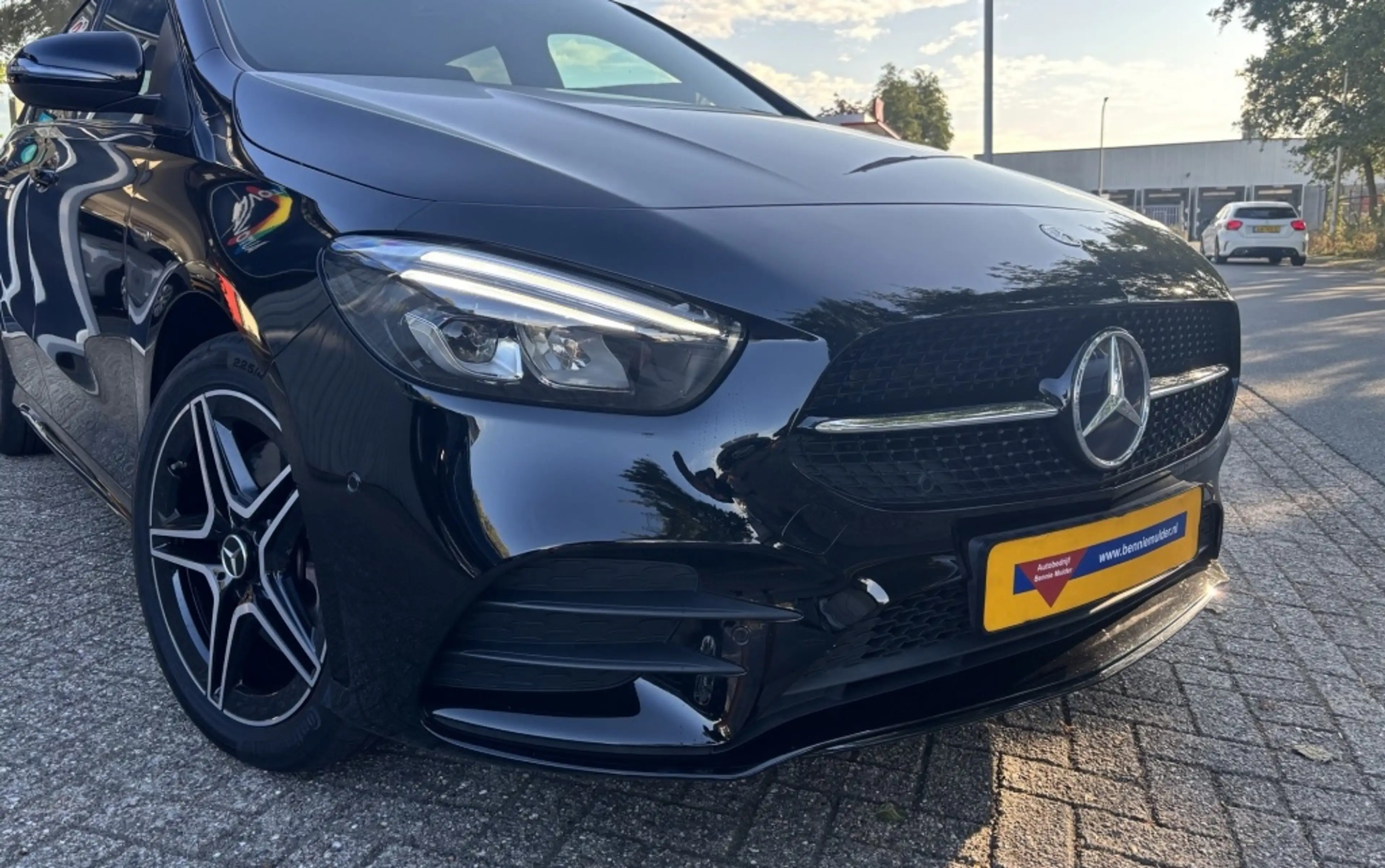 Mercedes-Benz B 250 250e AMG Line CAMERA / LED / DEALER O.H. — photo 6