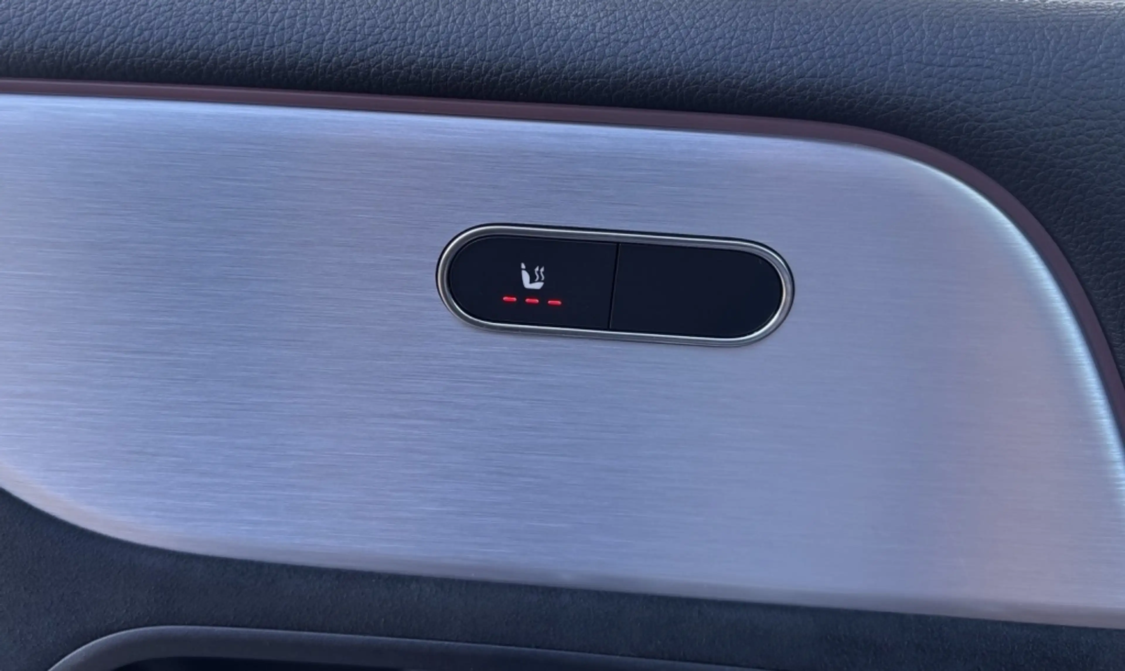 Mercedes-Benz B 250 250e AMG Line CAMERA / LED / DEALER O.H. — photo 27