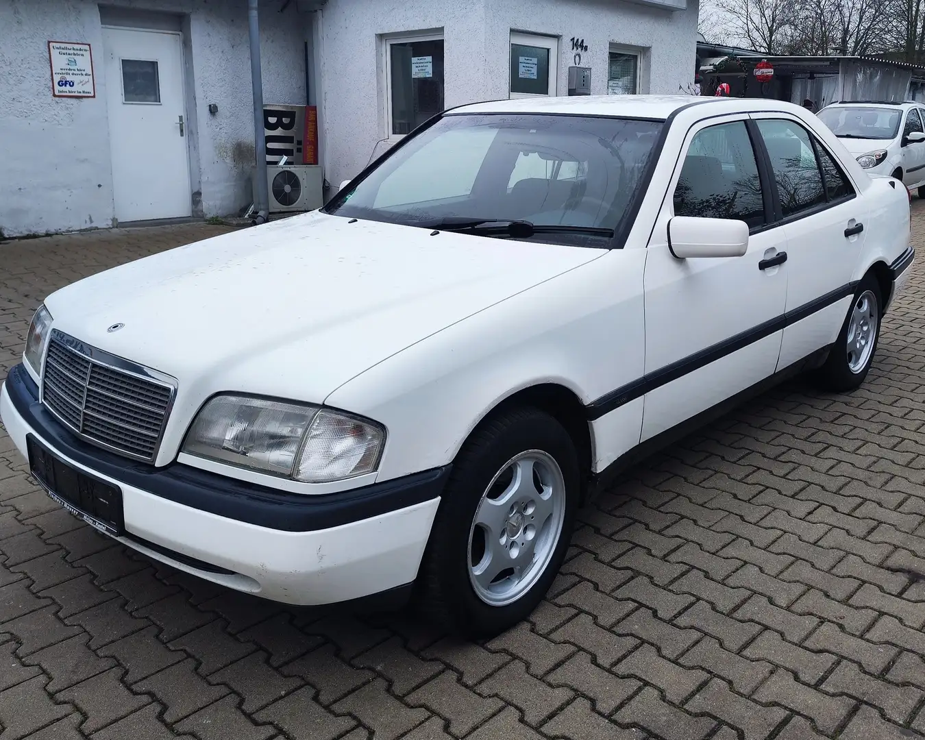 Mercedes-Benz C 180 C-Klasse Classic Weiß - 1