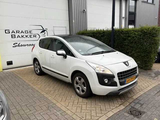 Peugeot 3008 1.6 VTi Style Panoramadak, Trekhaak, Navigatie