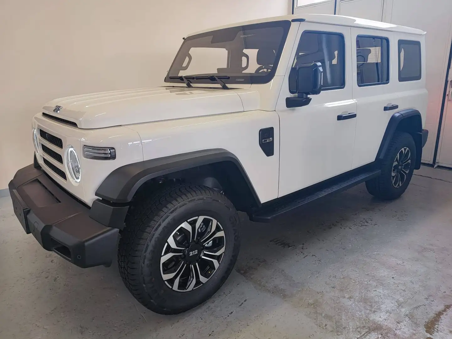 EMC 212 2.0 TDI 8AT 4WD AUTOMATICO 166 CV Weiß - 2