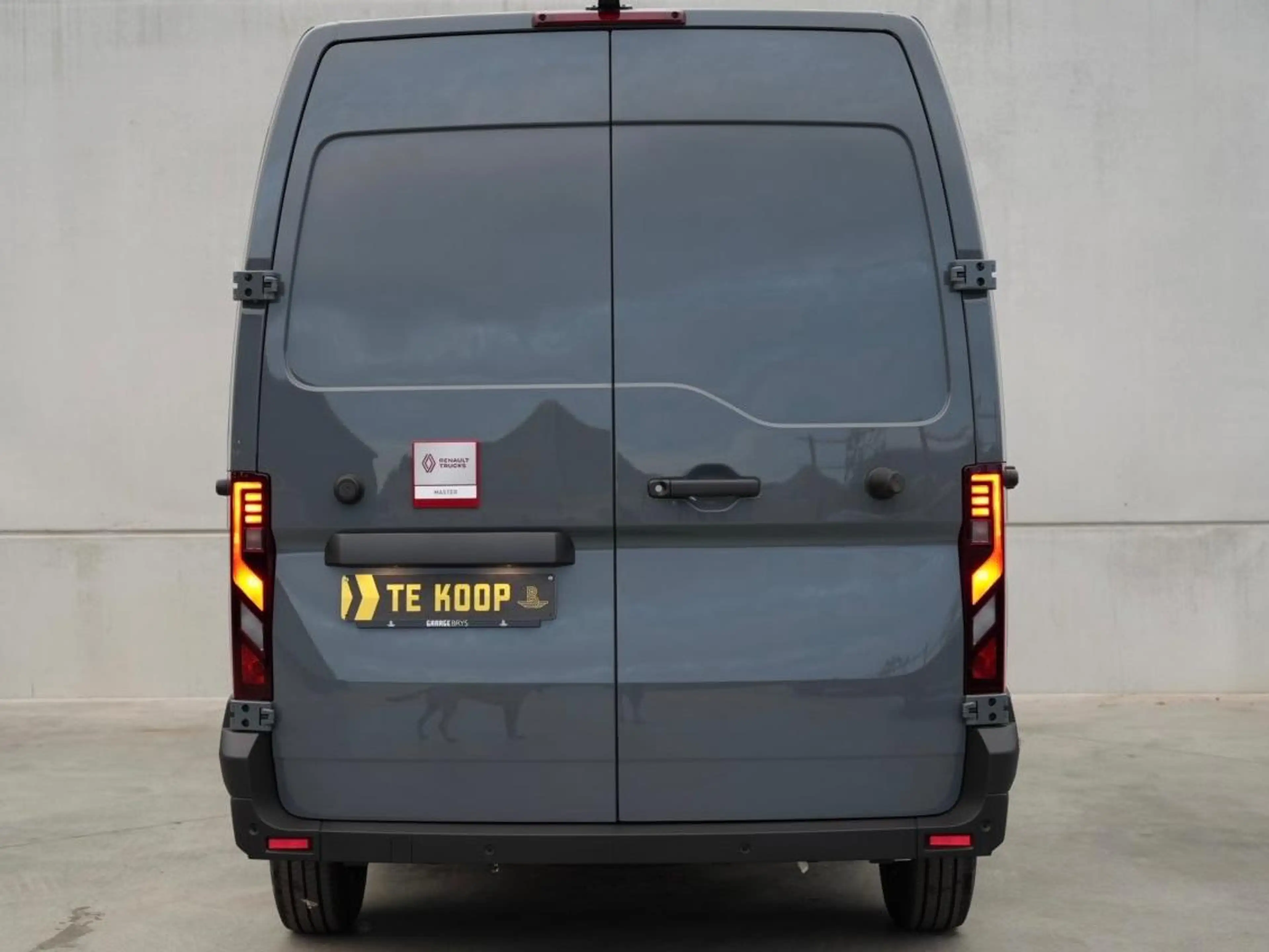 Renault Master Red Trucks L2H2 170 pk Automaat | CarPlay | Leder | Camera | Navi | Zetelverwarming — photo 10