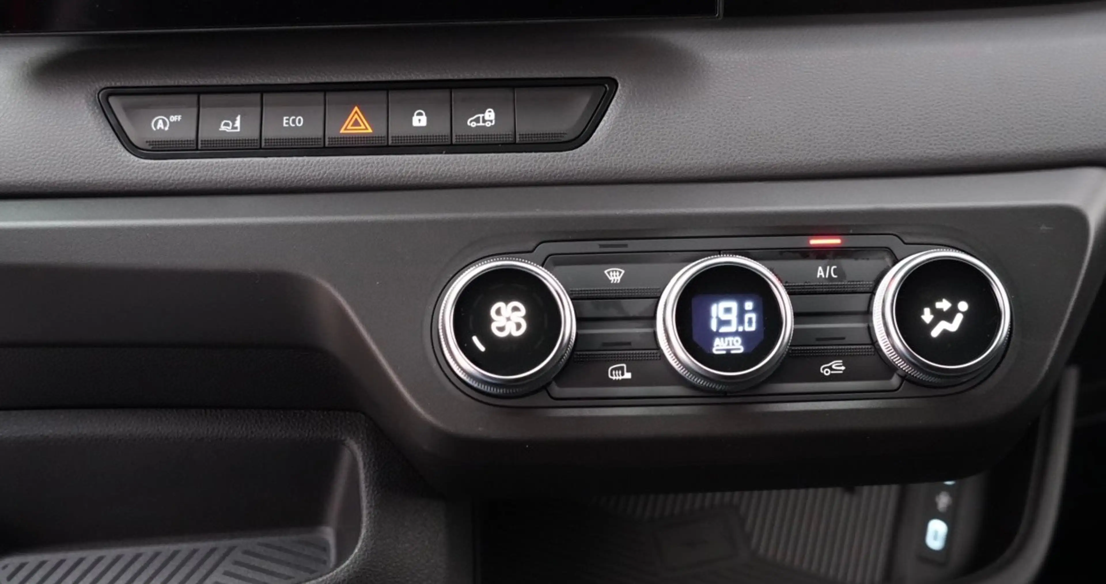 Renault Master Red Trucks L2H2 170 pk Automaat | CarPlay | Leder | Camera | Navi | Zetelverwarming — photo 20