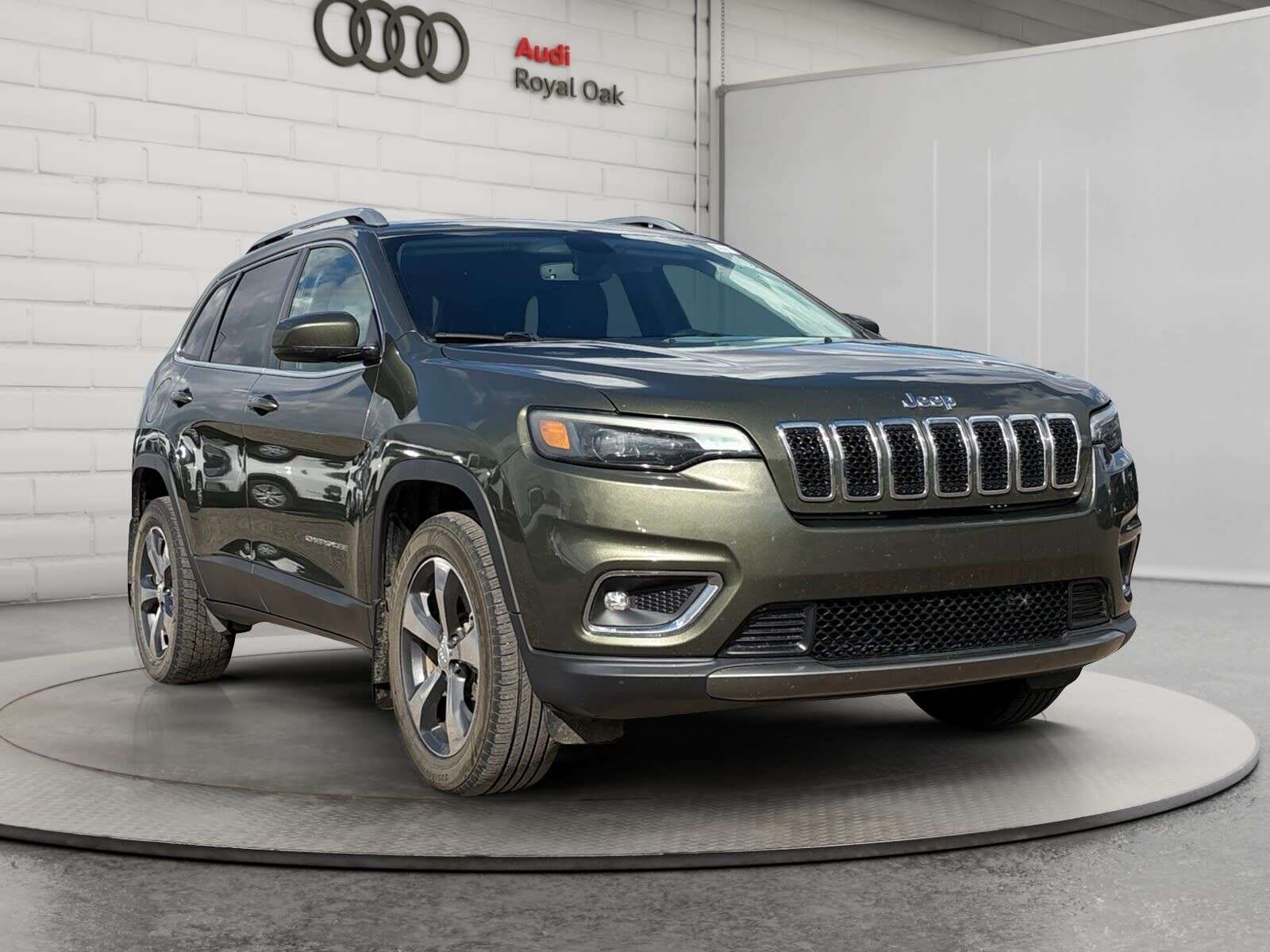 2019 Jeep Cherokee Limited | Clean CarFax | — снимка 1