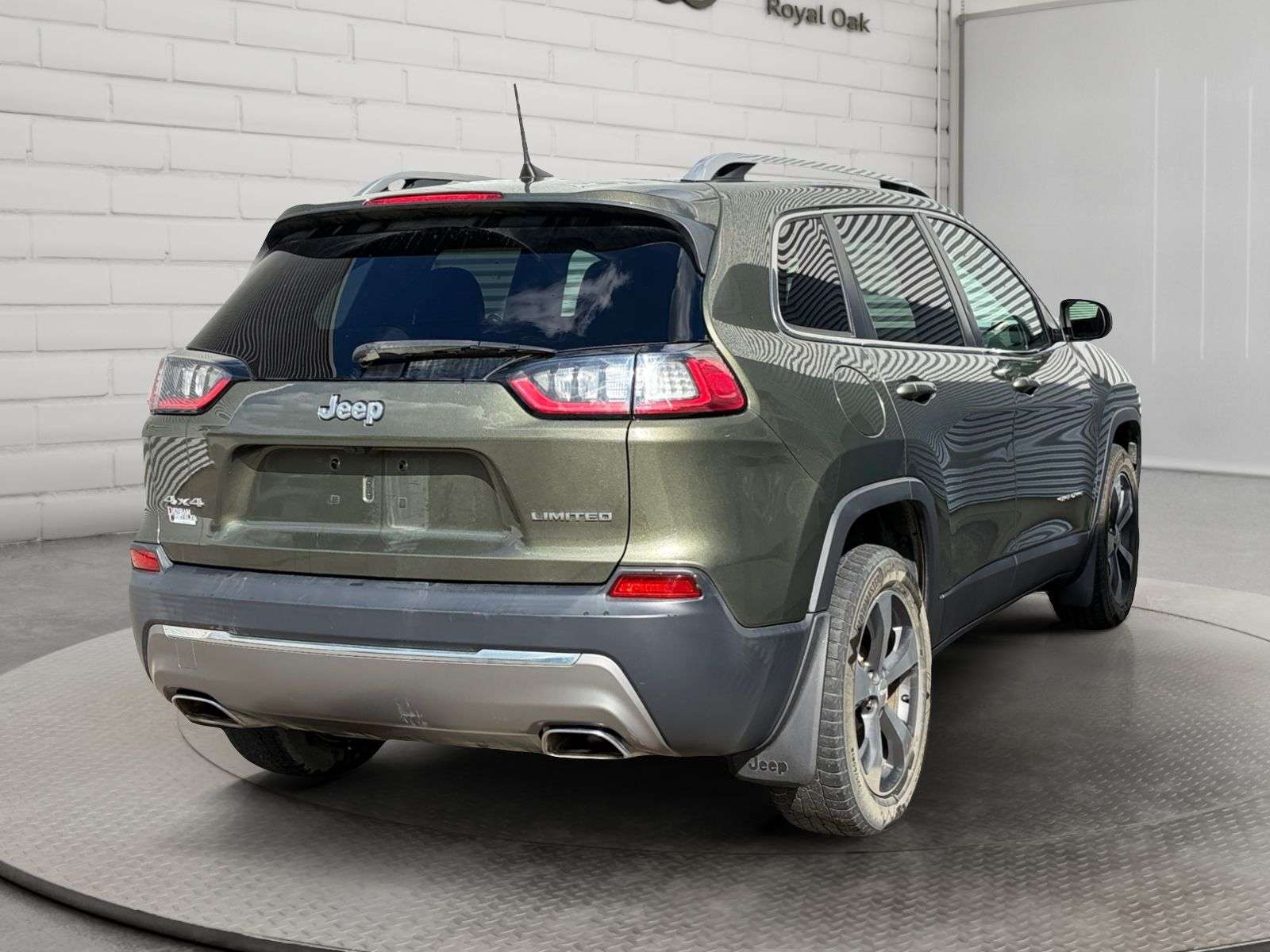 2019 Jeep Cherokee Limited | Clean CarFax | — снимка 1
