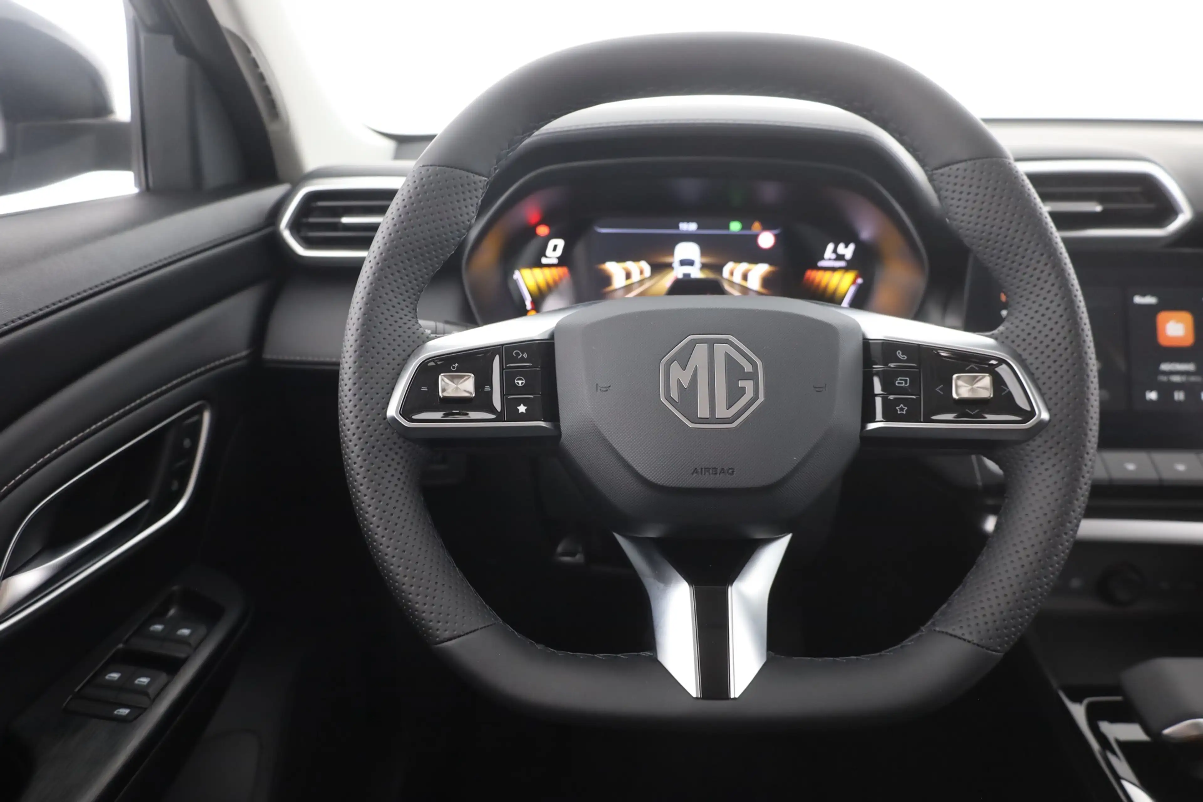 MG ZS 1.5 Hybrid Luxury Aut. LED ACC Navi 360° — photo 14