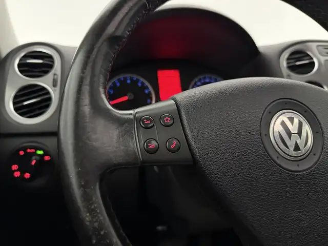 Volkswagen Tiguan view 21