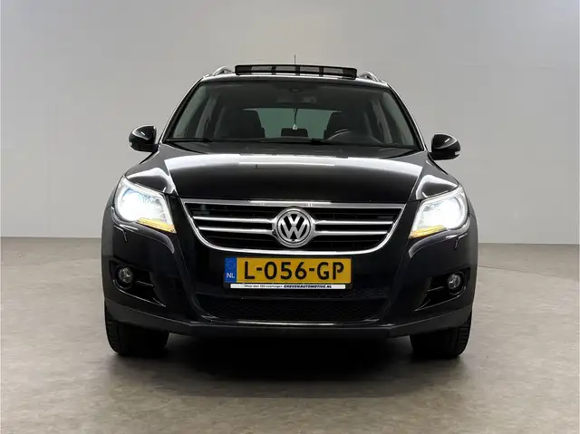 Volkswagen Tiguan view 5