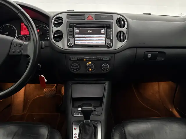 Volkswagen Tiguan view 16