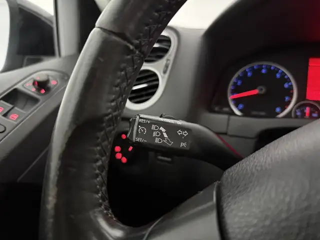 Volkswagen Tiguan view 23