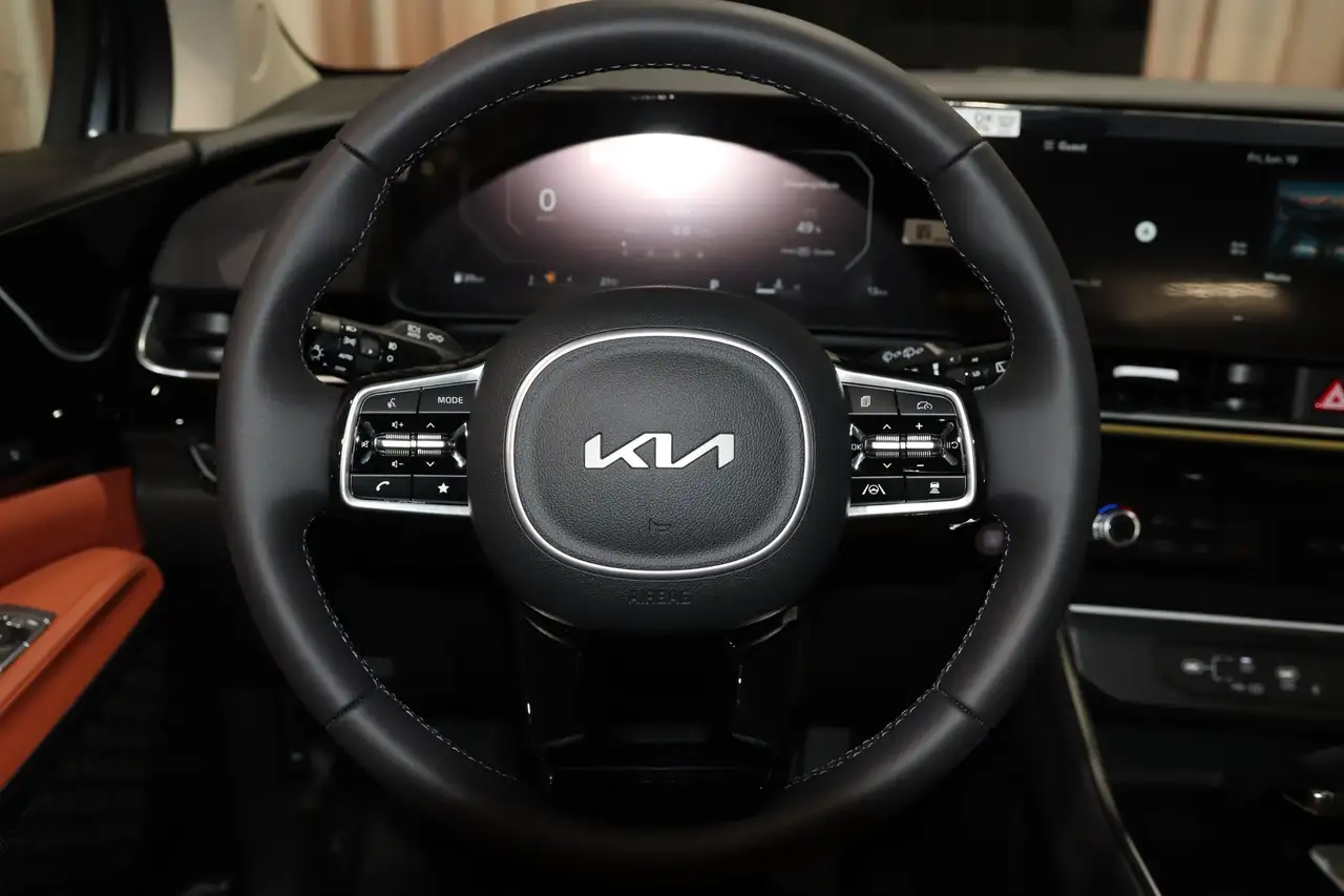 Kia Carnival photo Kia Carnival
