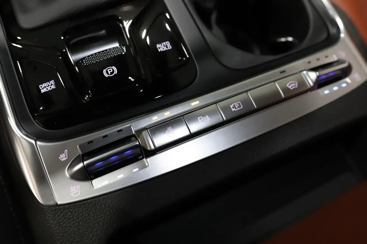 Kia Carnival photo Kia Carnival